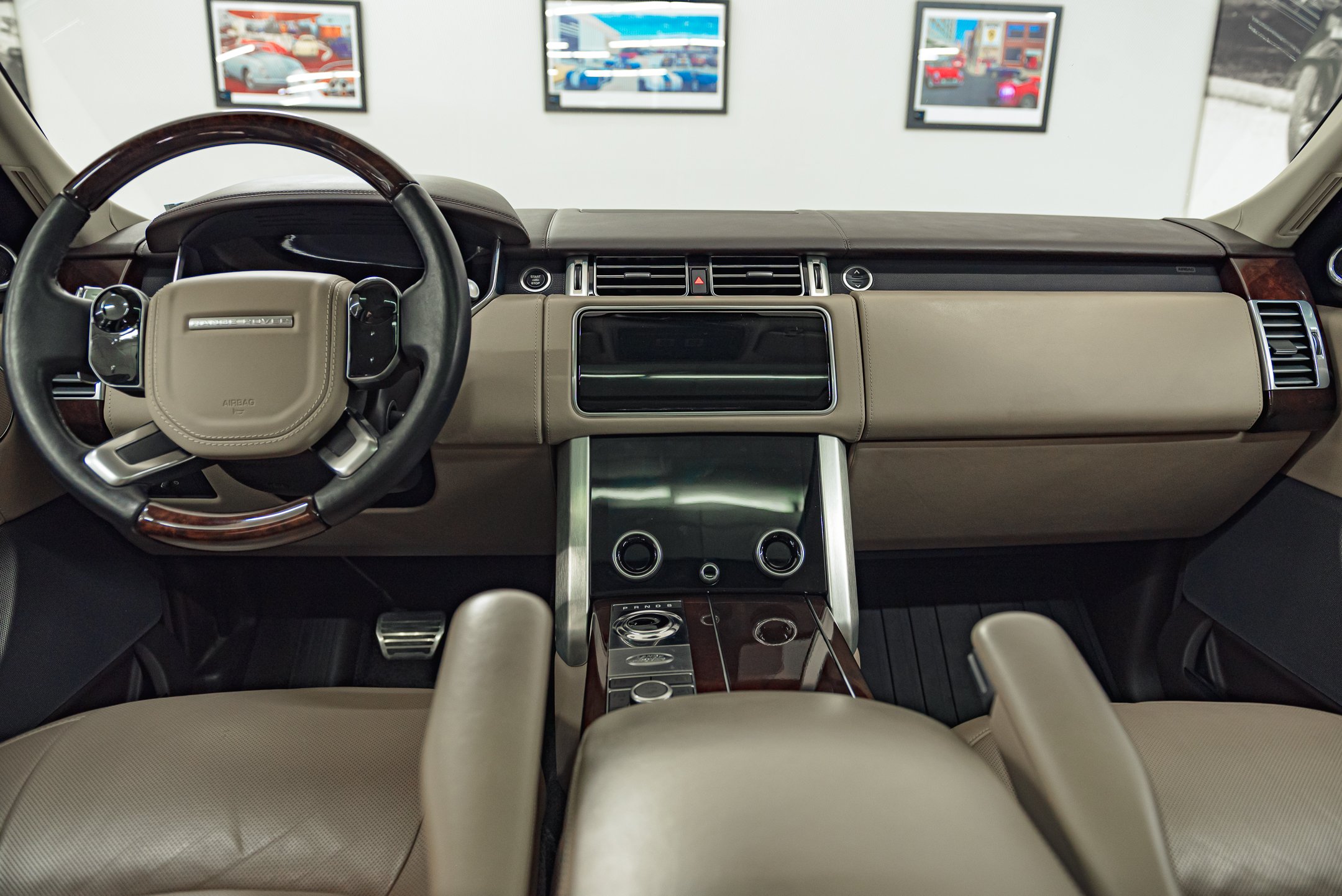 R Rover Interior-39.jpg