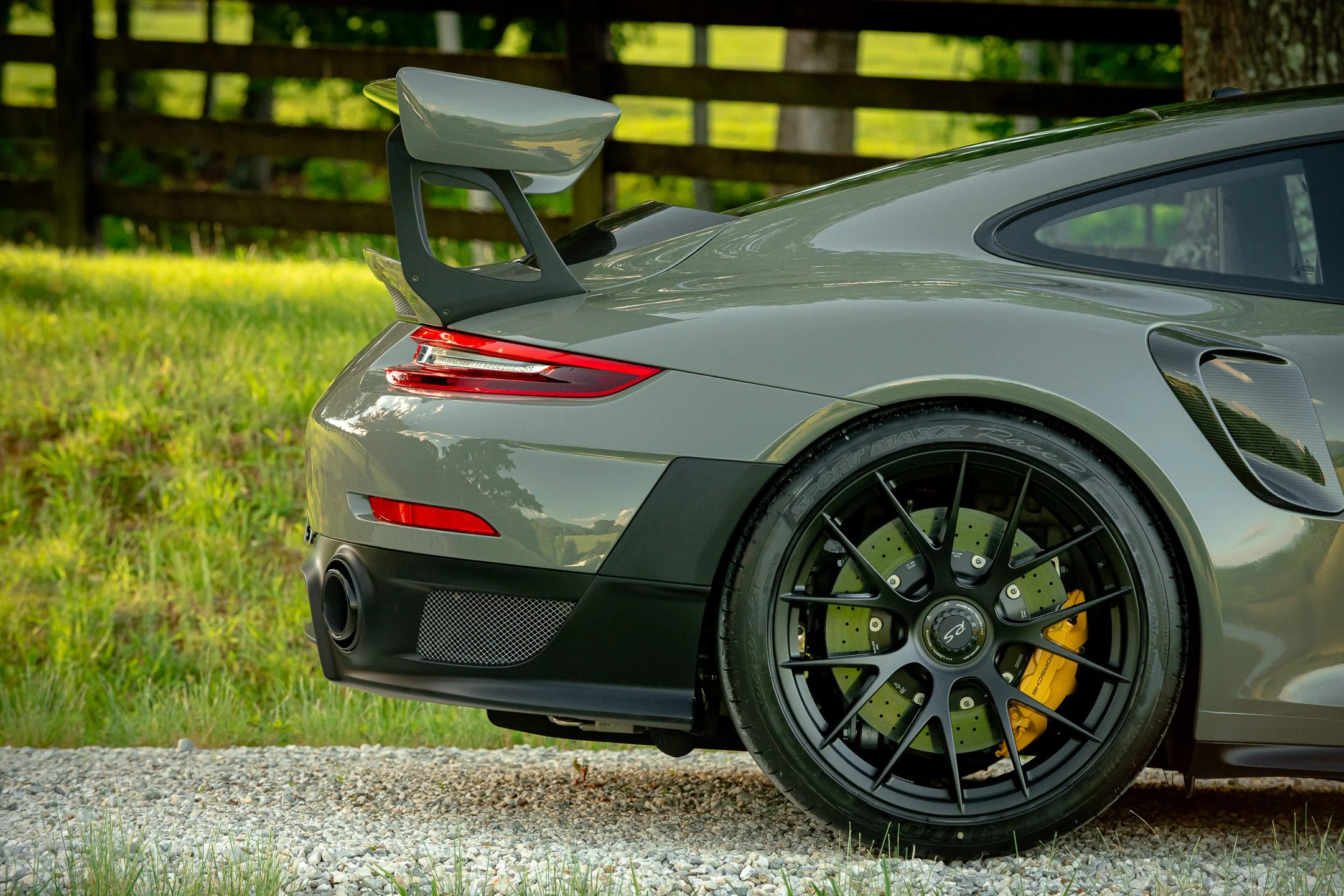 GT2RS-24.jpg
