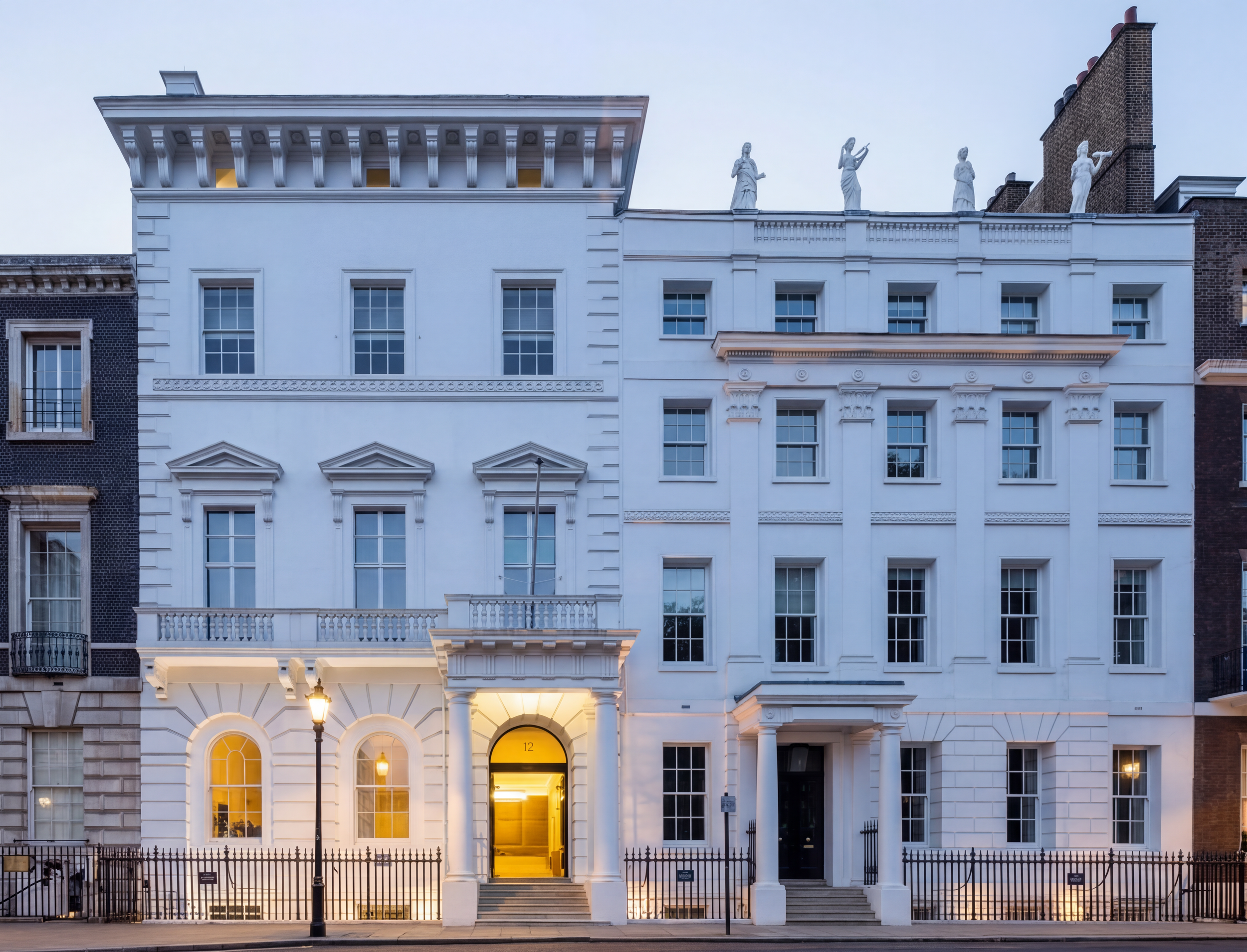 No 11-12 Front Facade - Night Image.png