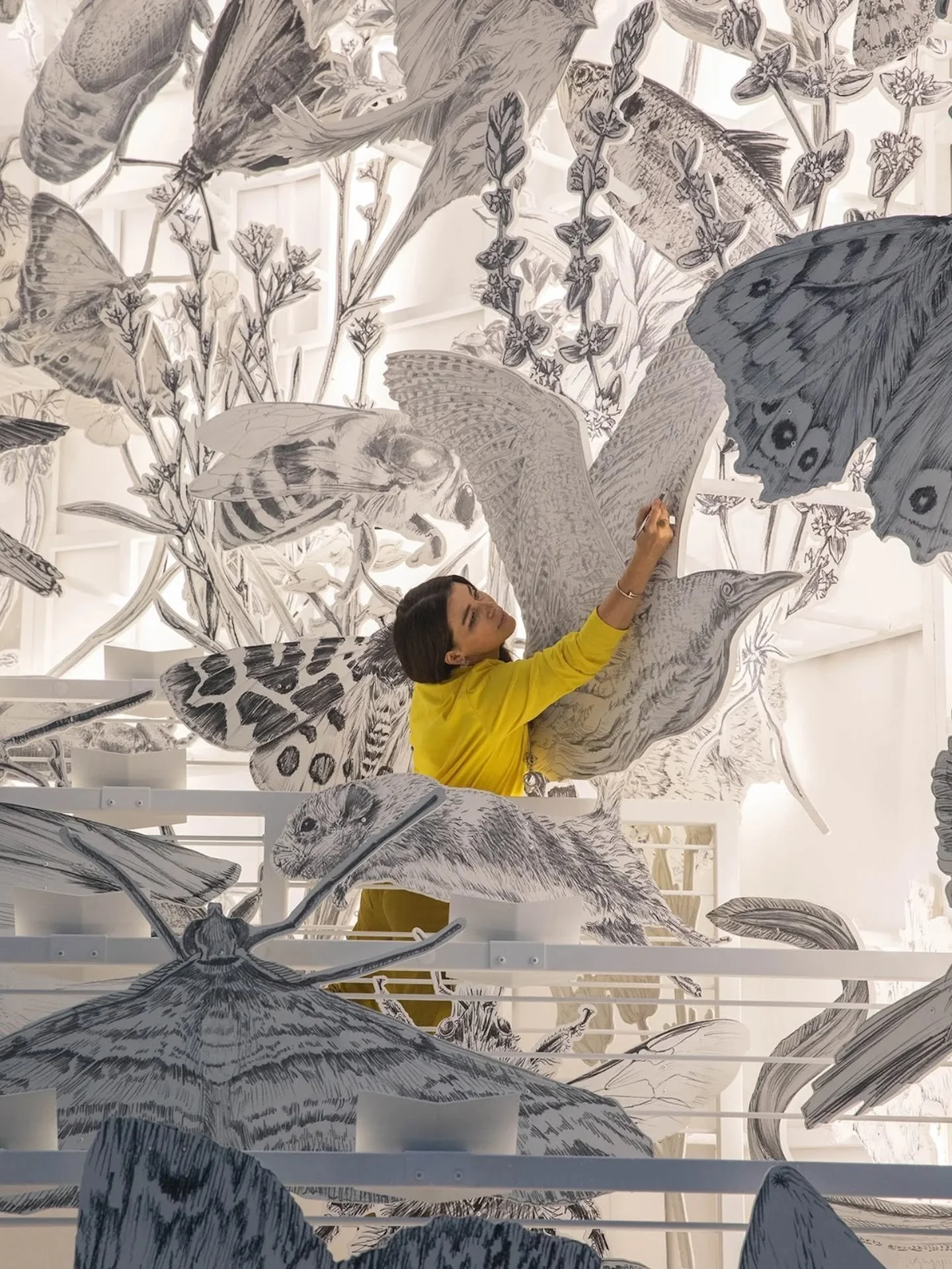 Artist and stage designer, Es Devlin&rsquo;s work explores biodiversity and linguistic diversity. She views the audience as a temporary society and encourages profound cognitive shifts by inviting public participation in communal choral works. 🩷 @es