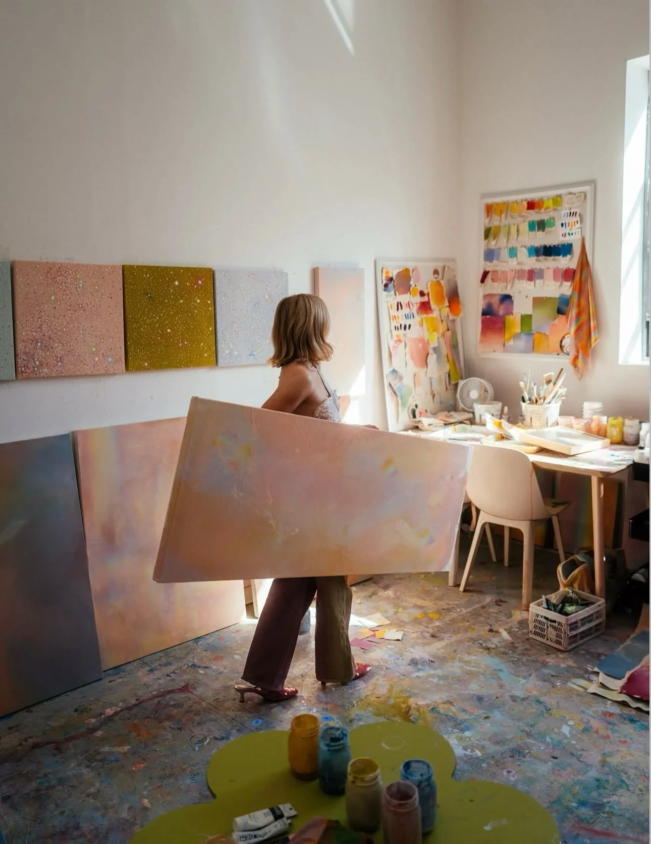 There&rsquo;s something magical about the way artist Claire Buckley captures the intangible. ✨ @clairebuckleyart 

Through luminous colors, atmospheric gradients, and dreamlike compositions, her paintings explore themes of memory, grief, spirituality