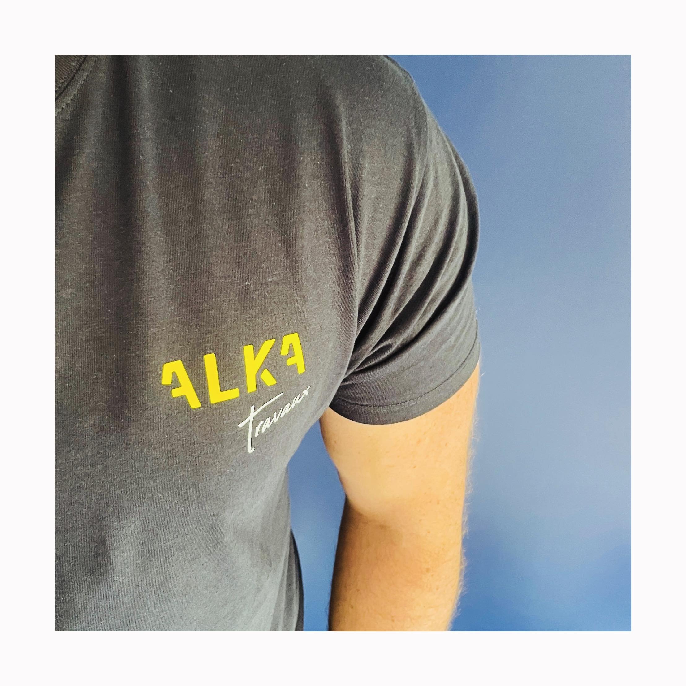 Collection Printemps ☀️

Chez Alka Travaux, nous privil&eacute;gions le commerce local ! C&rsquo;est pour cela que nous avons fait appel &agrave; @epideloire situ&eacute; au Ecouflant (49) pour la collection textile printemps / &eacute;t&eacute; avec