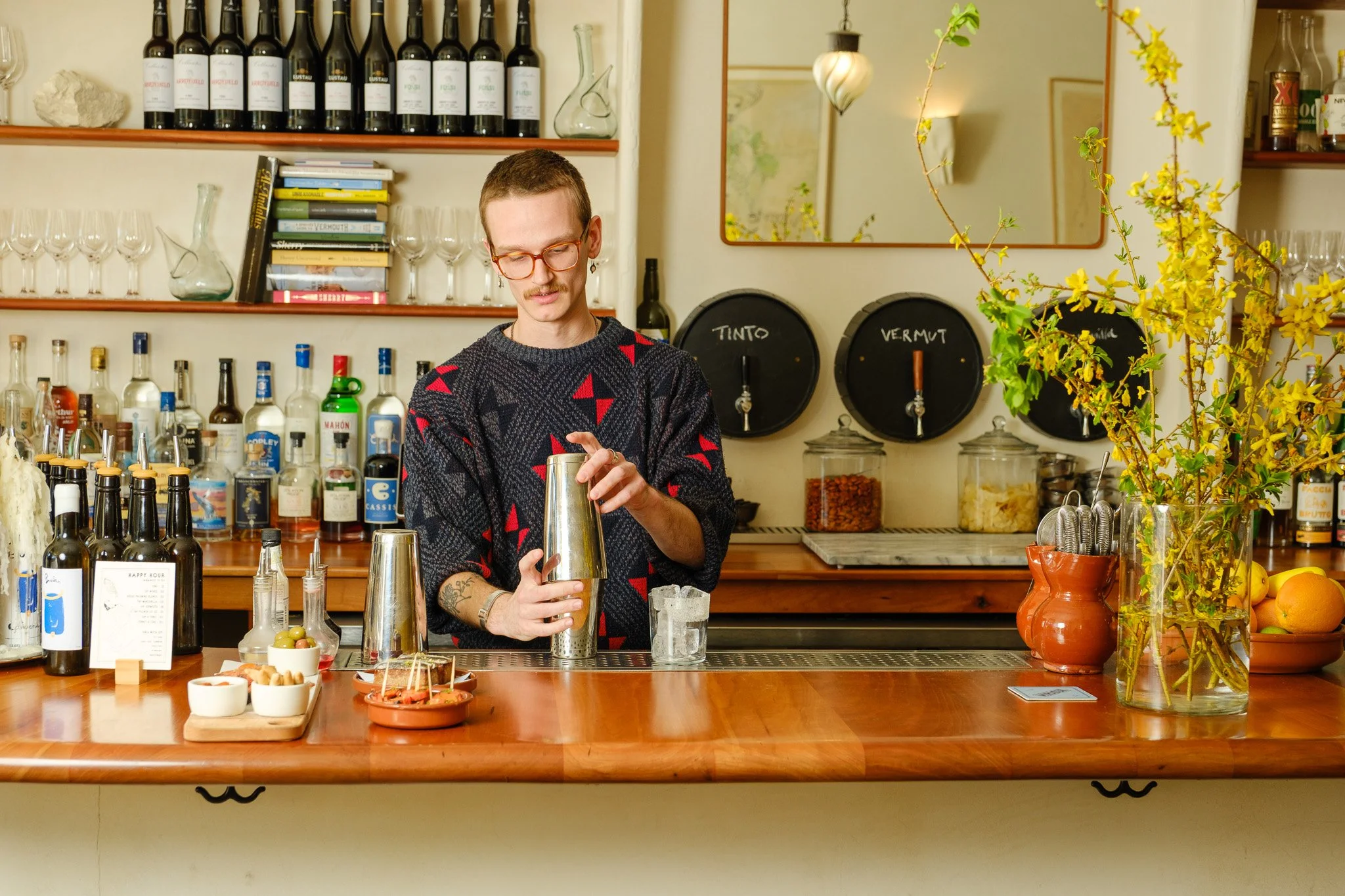 GUEST SHIFT: SETH JONES, Mirador