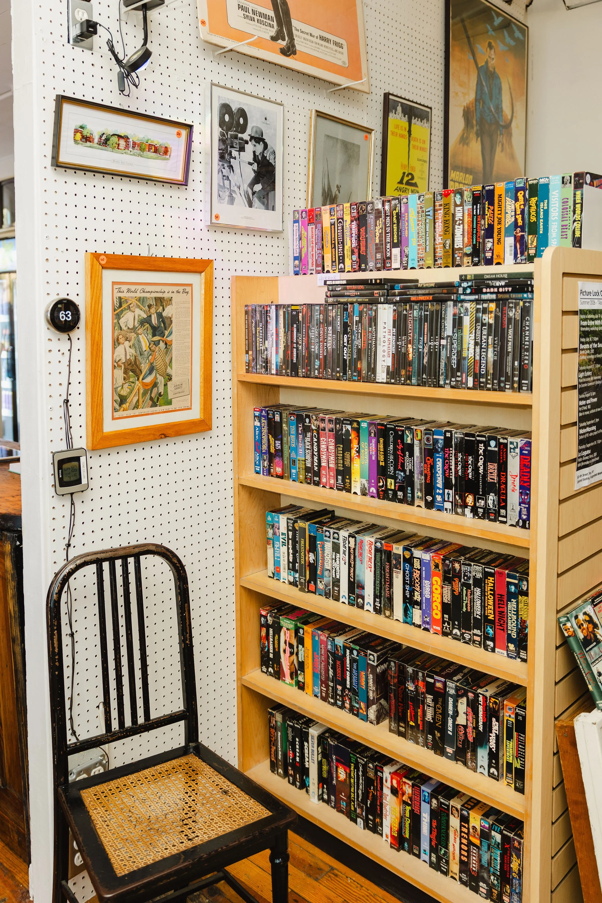2026-09-13_Aftersun_Bookstore_Troy_Dishing_015.jpg