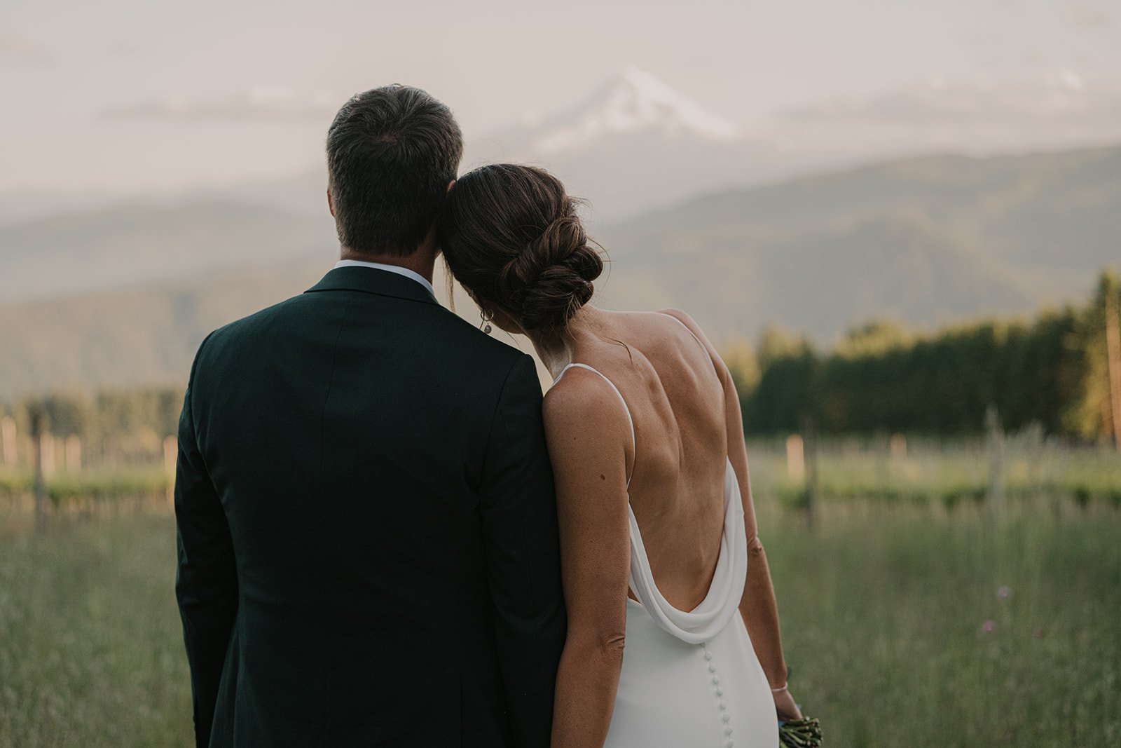 You Don't Have to Figure Out Your Gorge Wedding Alone