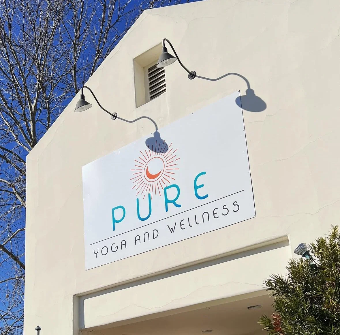 Building & Storefront Signs