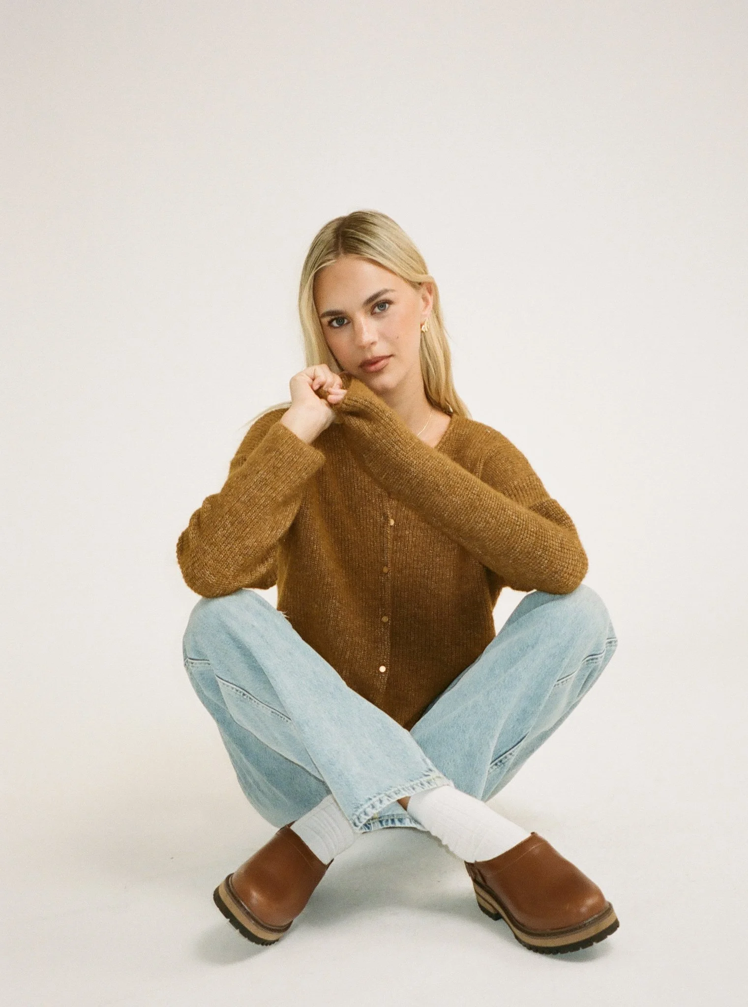 Newport_Cardigan_Camel_Ecomm_Film_1.jpg