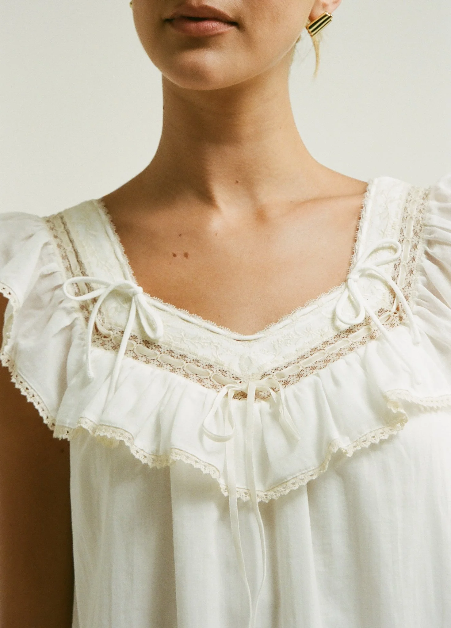 Teacup_Mini_Dress_White_Ecomm_Film_2.jpg