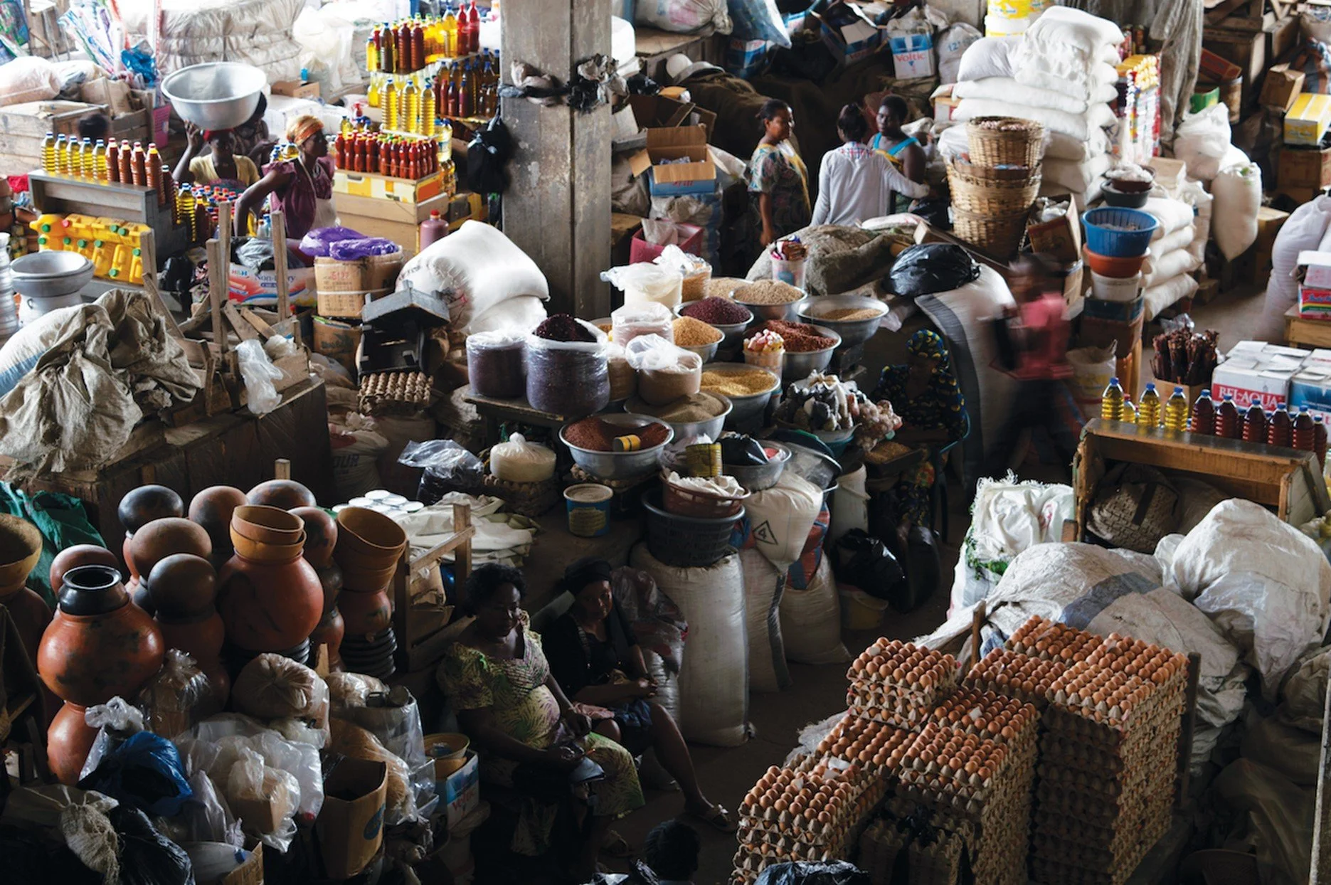 Under the Commons, Kaneshie Market, Accra, Issi Nanbeyin