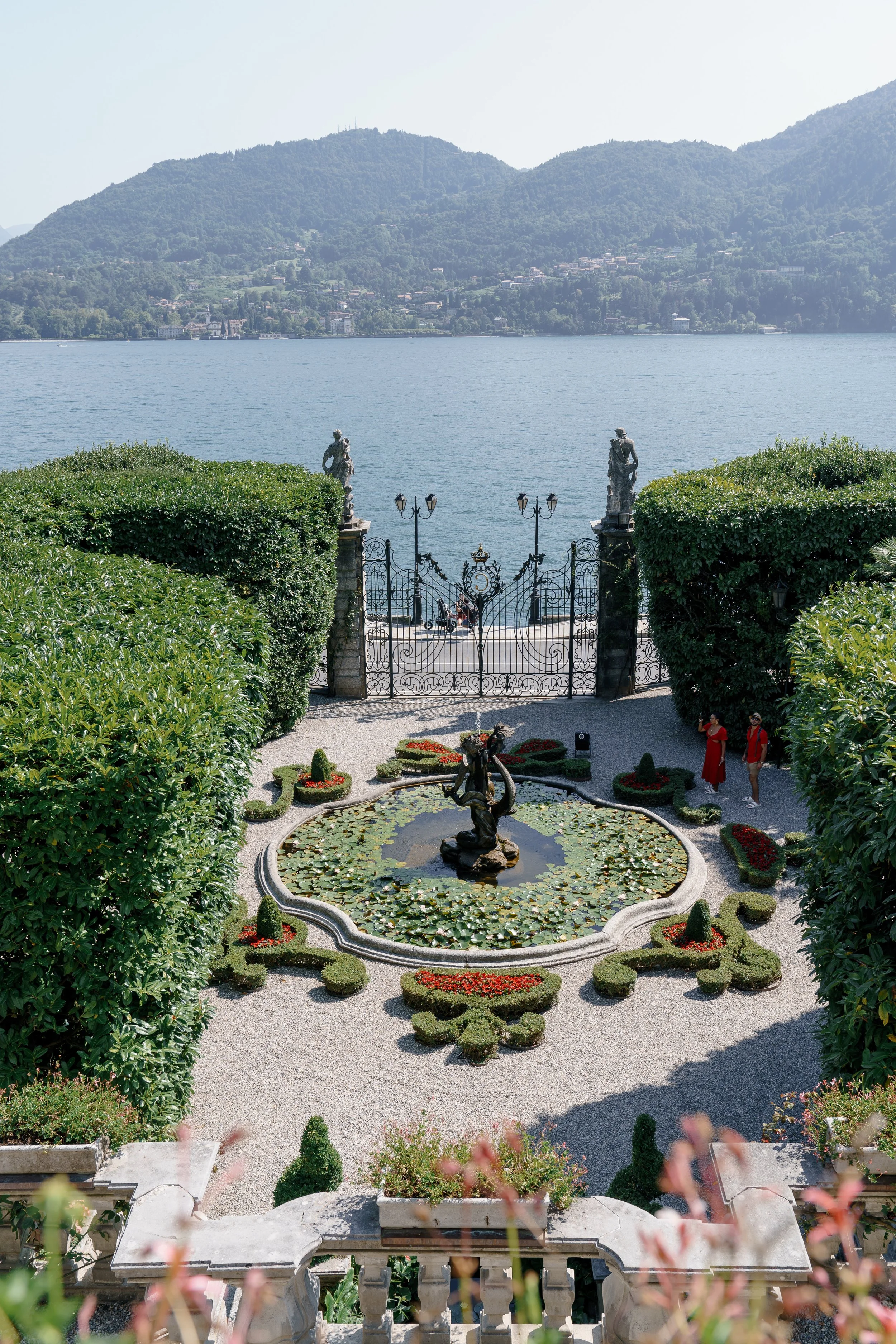 Couple celebrating their destination wedding at Villa Carlotta, Lake Como, Italy