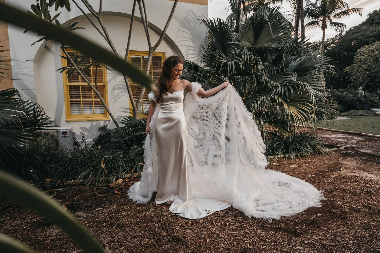 bonett house wedding photgrapher bride-12.jpg