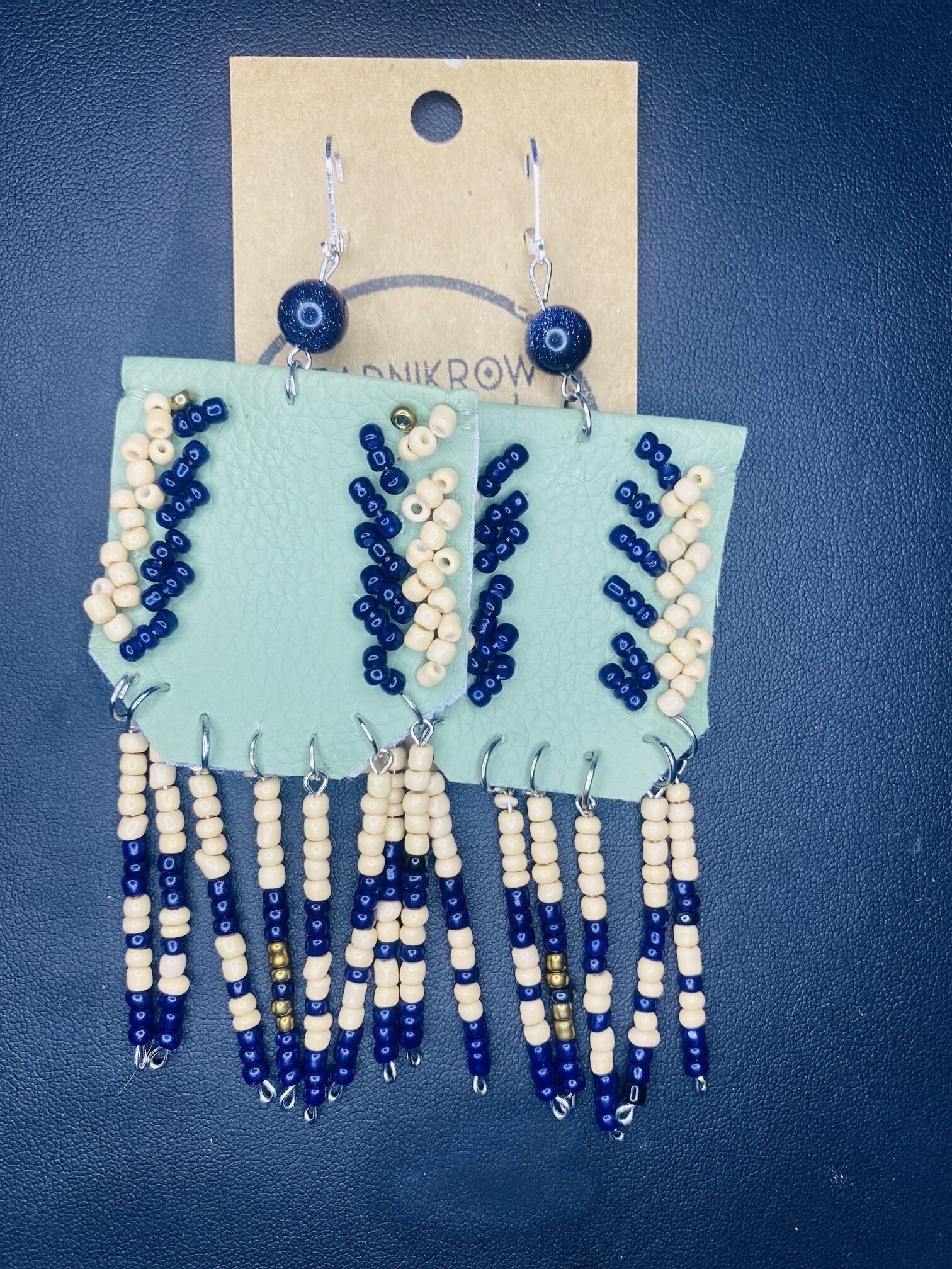 04768BDA-2831-4B14-A18C-CE3E7B30D3F4