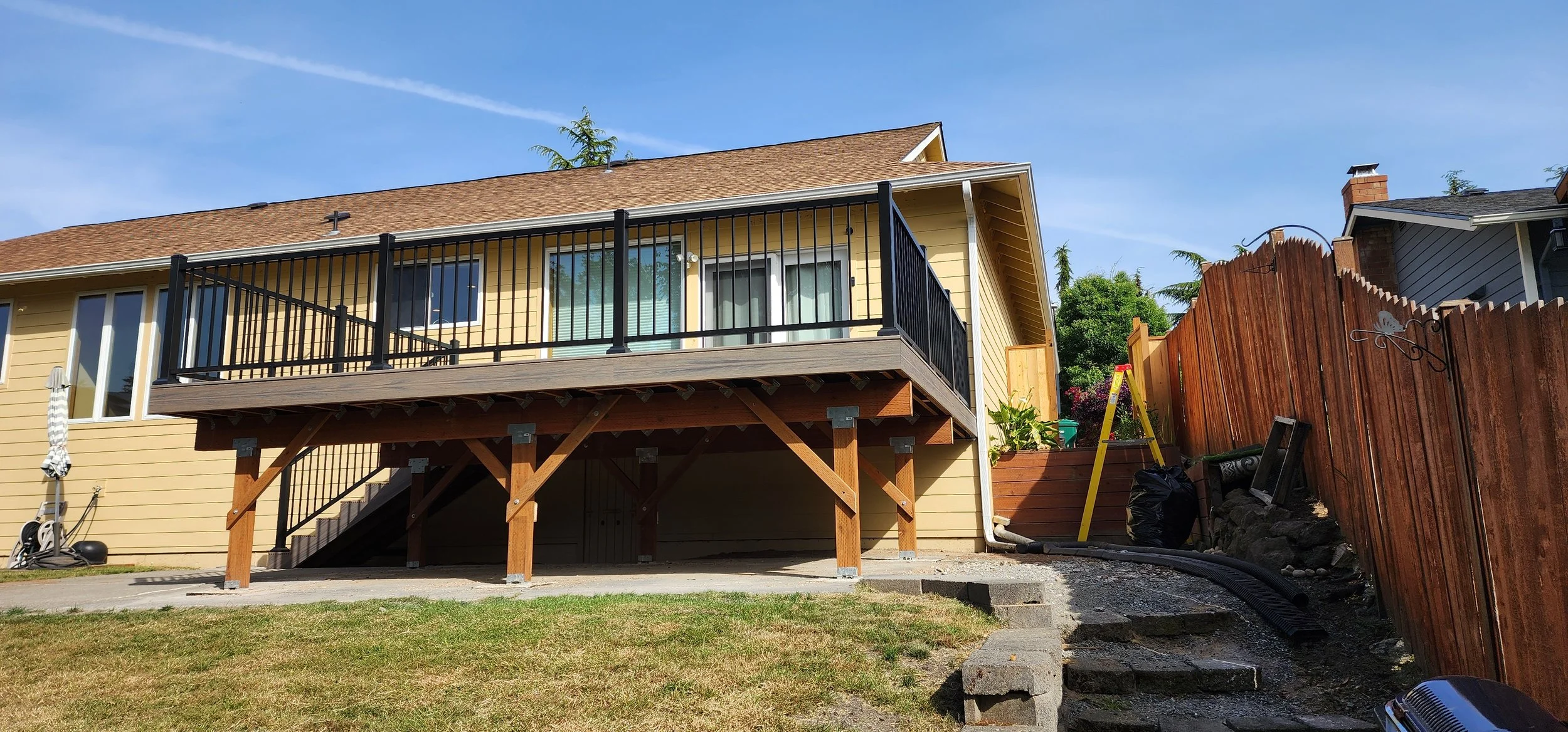 Custom Trex Deck built by Hammercraft+, featuring expert craftsmanship and durable materials.