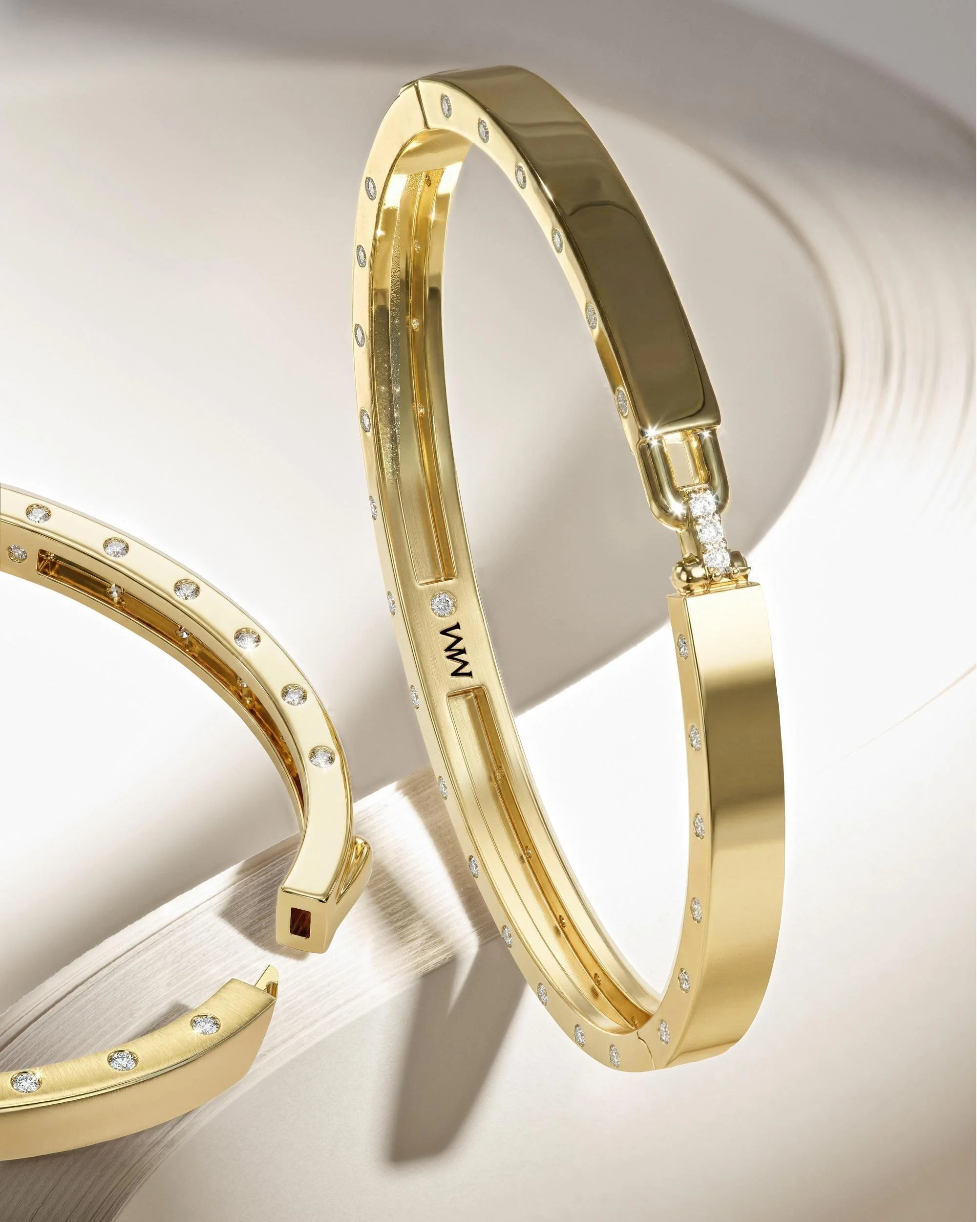 Ashley Lock Cuff 6mm_B1459_G_WTCZ6.5_FL_3.jpg