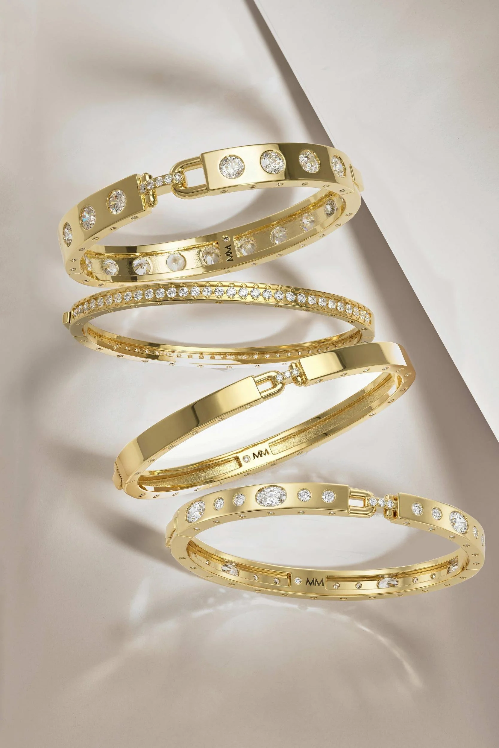 Ashley Rodeo Lock Cuff 9mm_B1460_G_WTCZ_FL_2.jpg