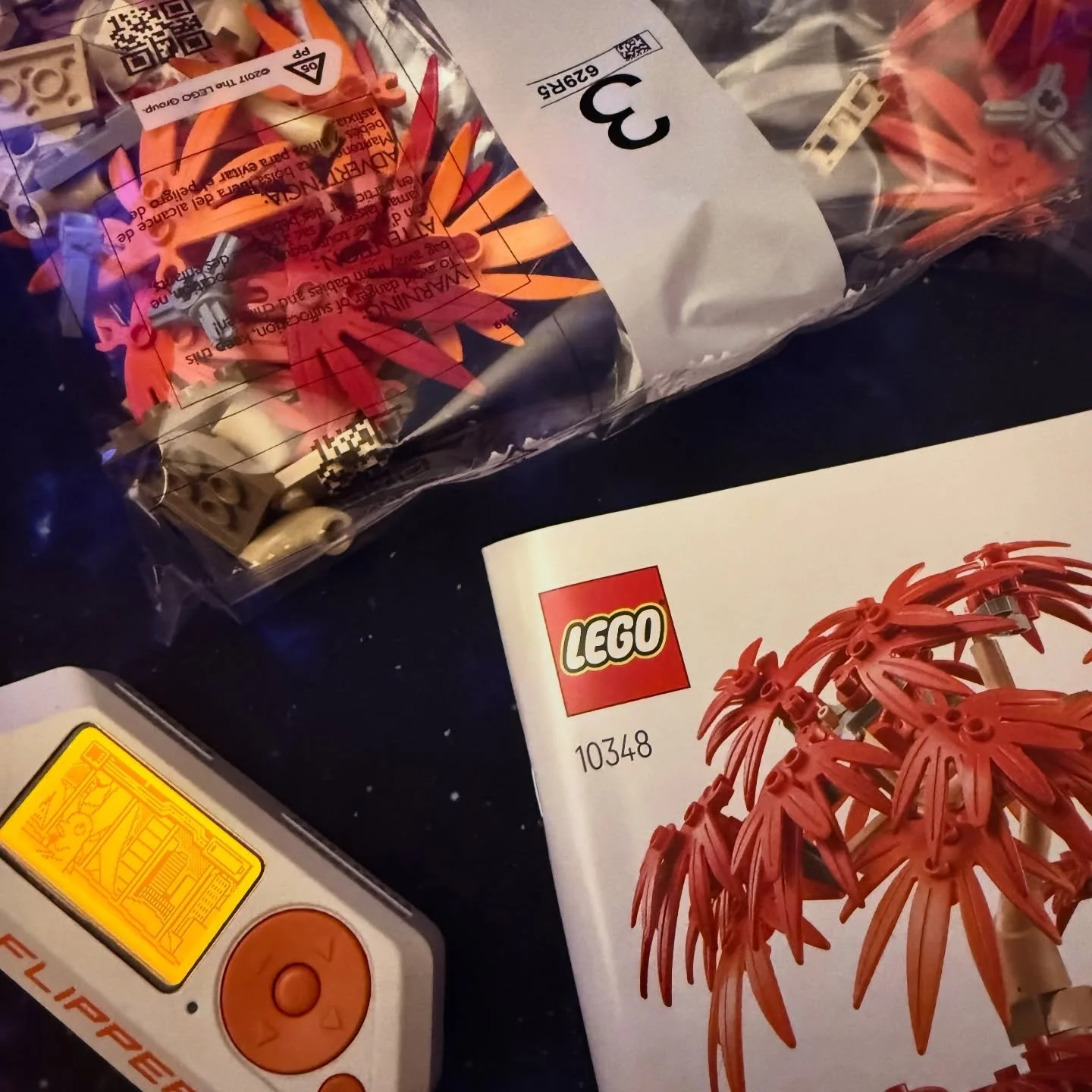 Some after hours Lego and Flipper Zero programming! 👾🍃💨