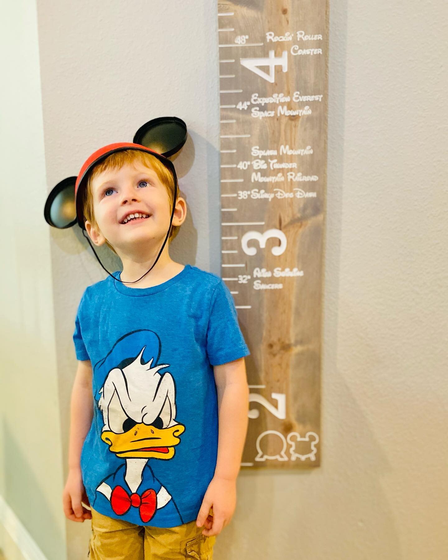 How does our latest design measure up? 📏 ✏️ 
No more marking on your door post- this growth chart ruler can move with you and even be passed down to children and grandchildren! 
You can order this in a basic version with just lines and numbers, or g