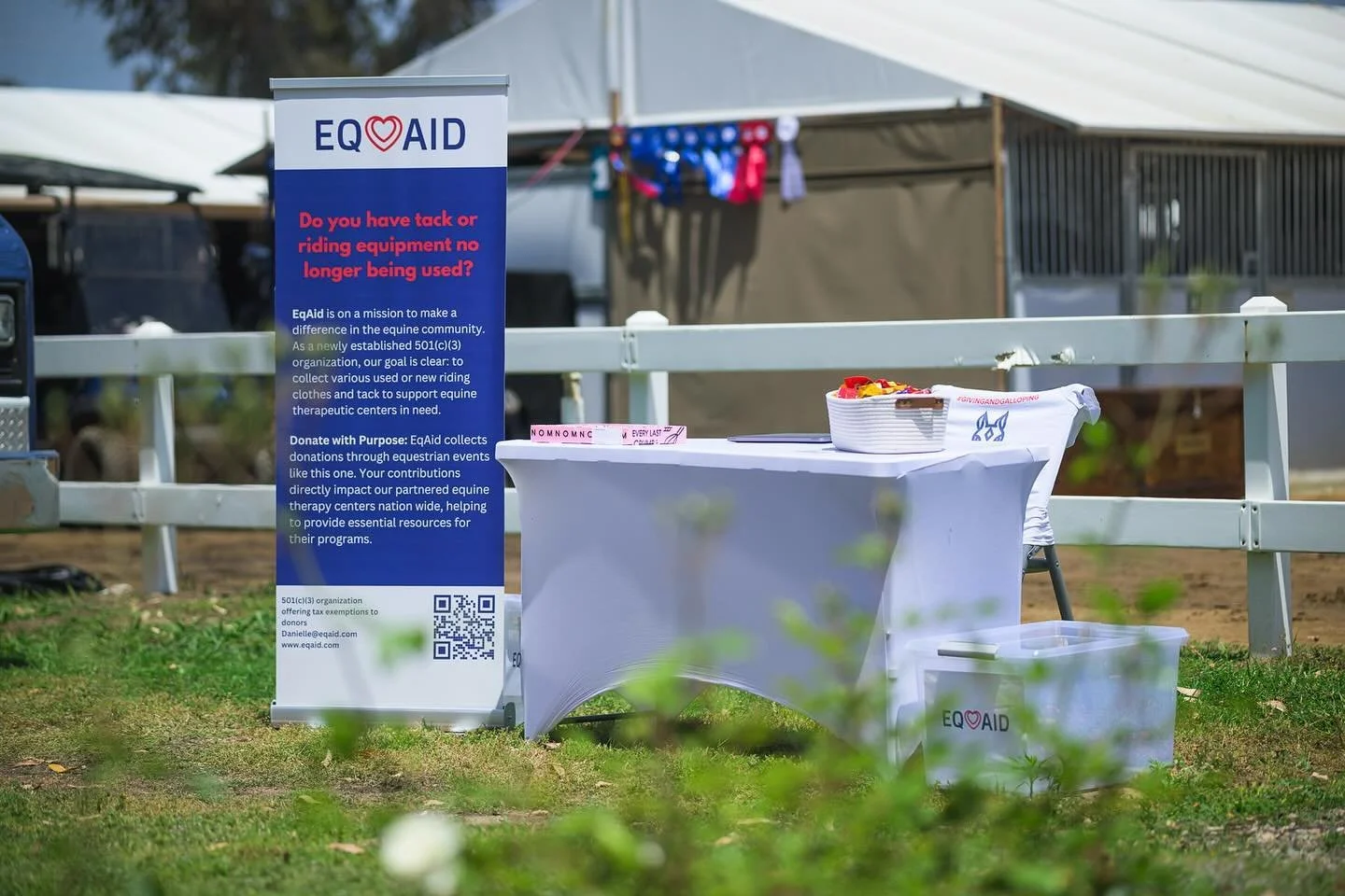 Thank you to everyone that made the debut week for EqAid amazing at the Del Mar National! @hits_delmar 

A big thank you to our volunteers that helped manage the stand this week! 

📸: @julieahnmedia