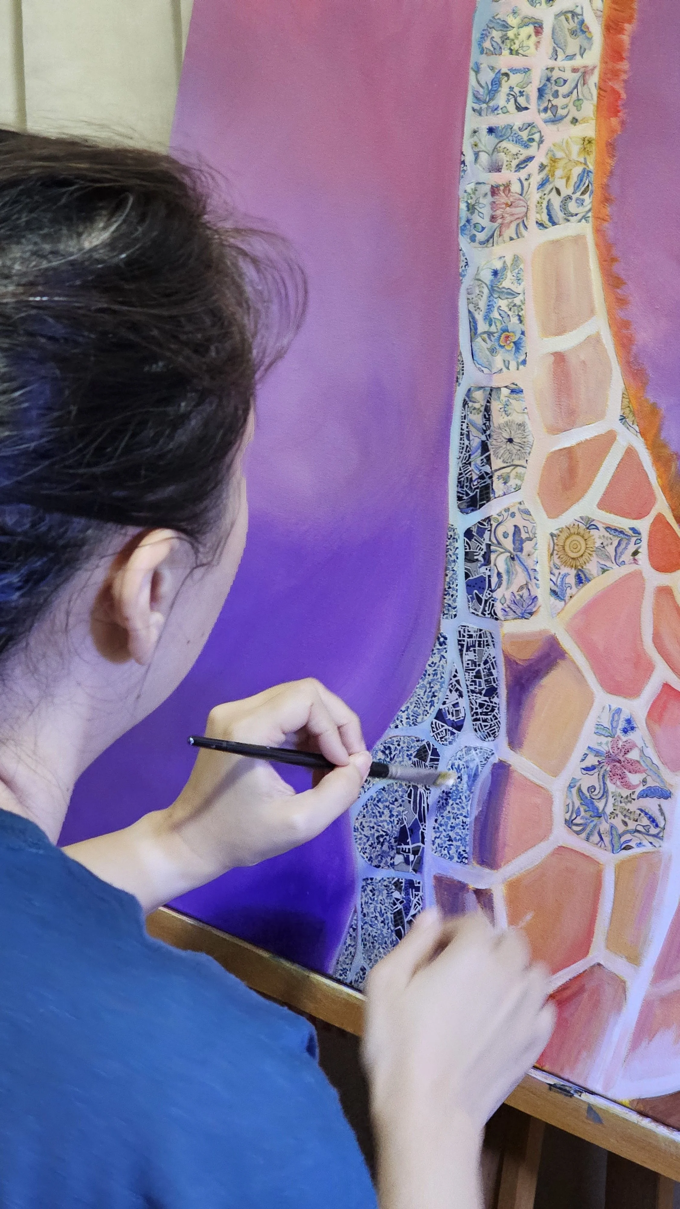 Canvas Connections artist Jillian Cheong creating fabric collage artwork