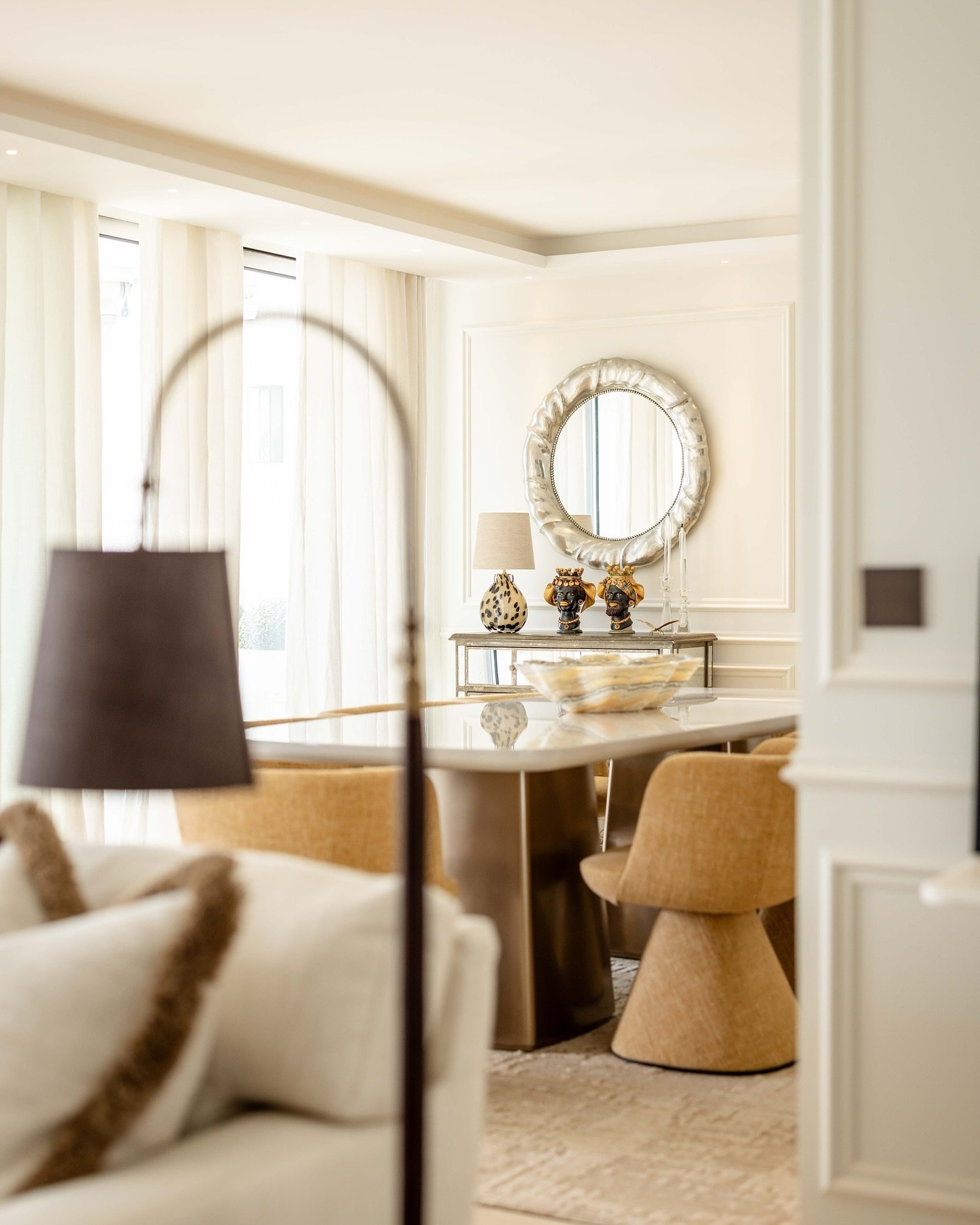 This Light ☀️🌸
#interiordesign #montecarlo