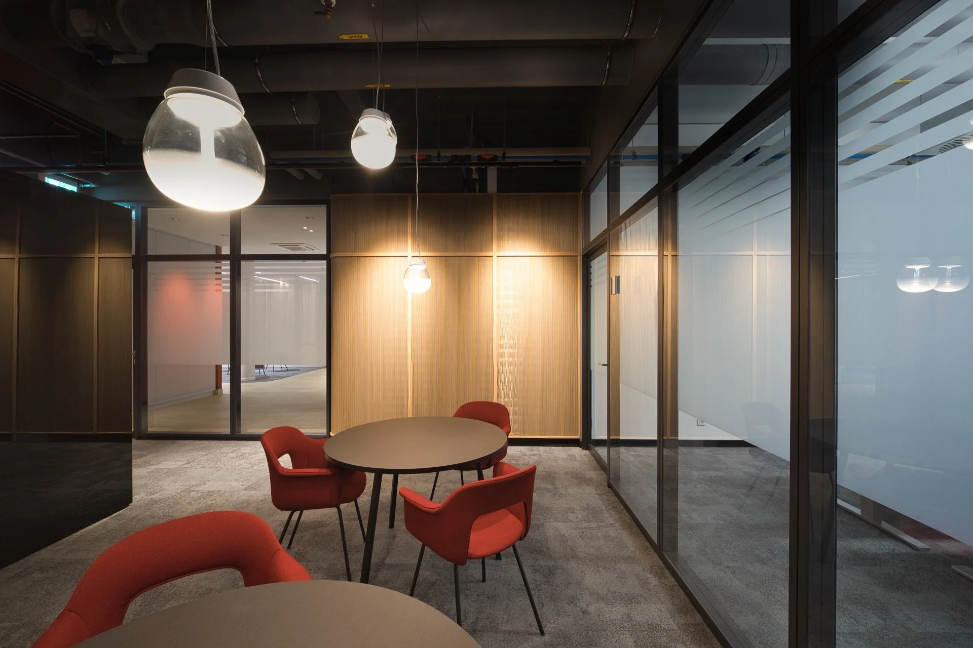 P0109 PARI Bilder für Fa_Freiraum design.pd f_Seite_07.jpg