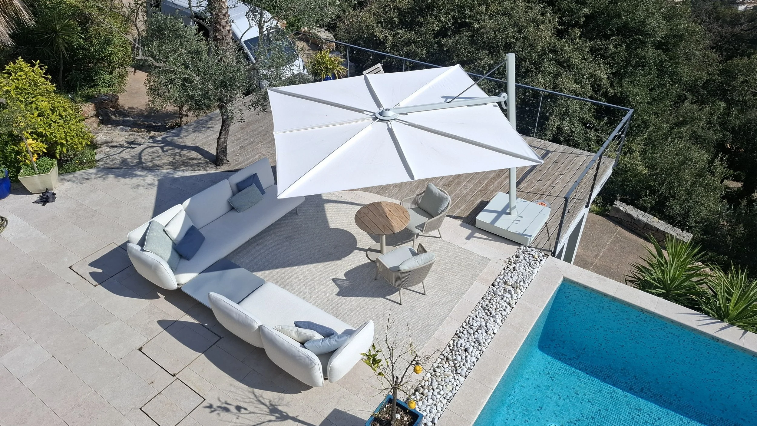 Freiraum-Desing-Starnberg-Villa-mit-Ausblick-in-Südfrankreich-Cannes-tribu.jpg