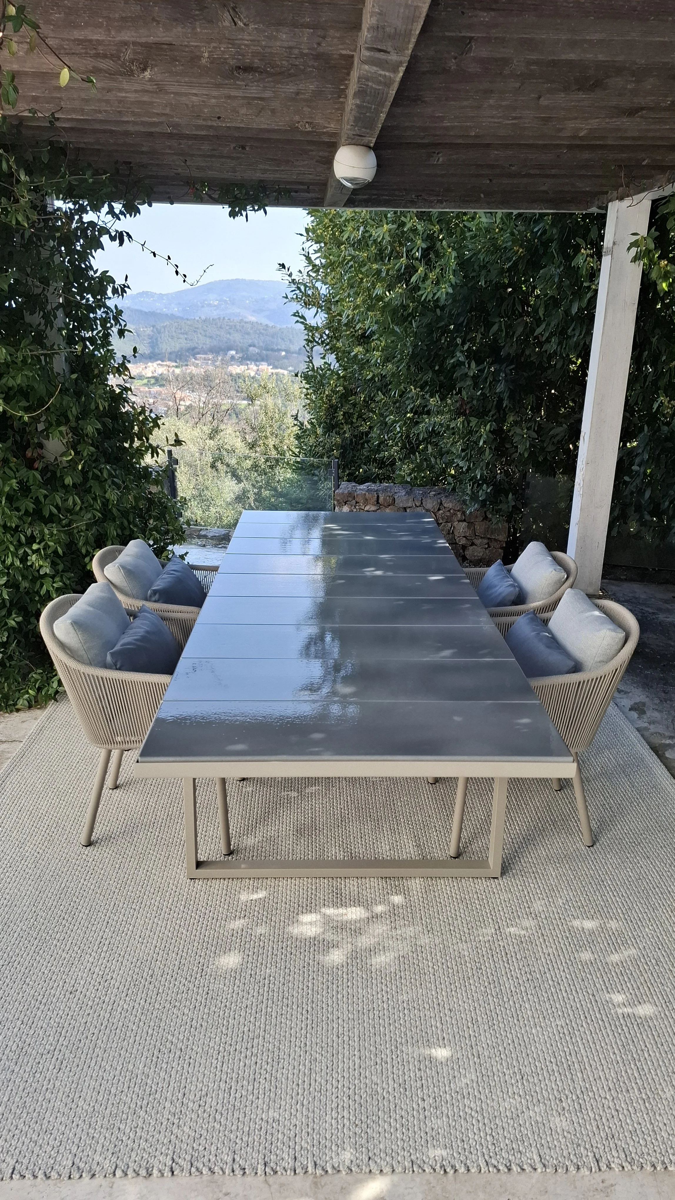 Freiraum-Desing-Starnberg-Villa-mit-Ausblick-in-Südfrankreich-Cannes-tribu_7.jpg