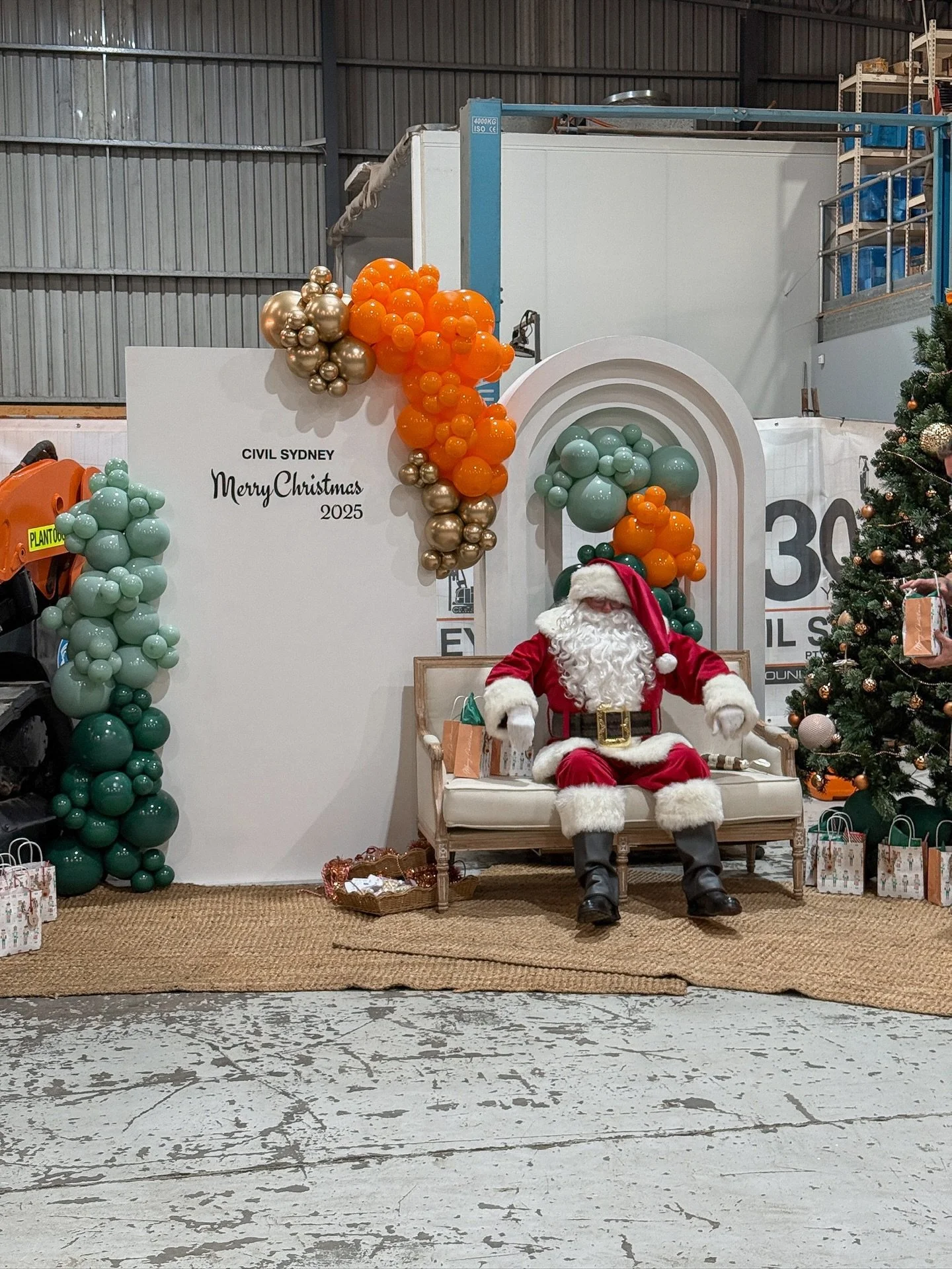 A Christmas celebration for the Civil Sydney team and their families 🎄✨
A relaxed end-of-year party where staff could celebrate together while the kids enjoyed exploring the machines, trucks and even meeting Santa 🎅🏽 

Event Styling &amp; Planning