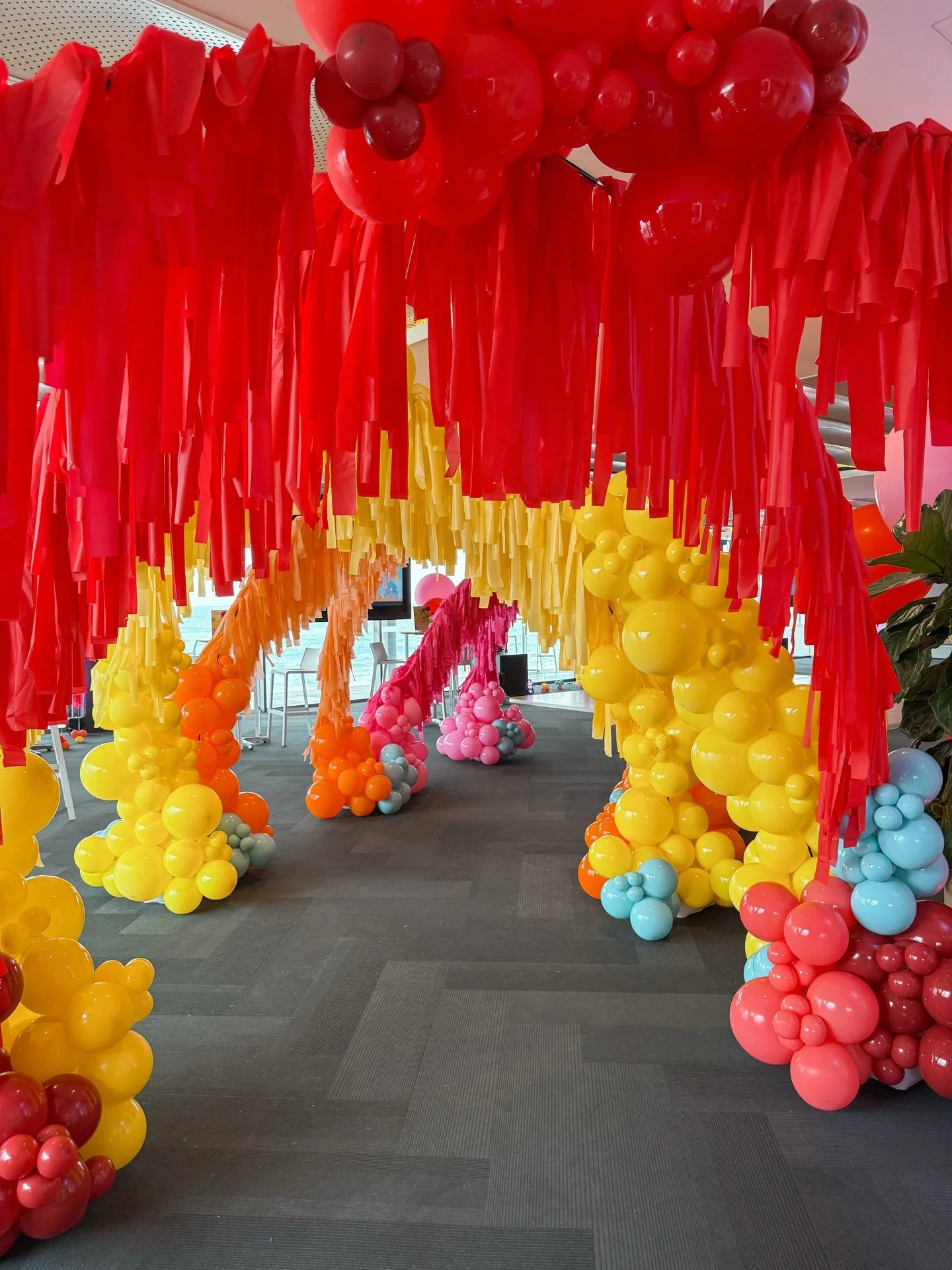 Second year styling Mecca&rsquo;s Christmas and honestly, it just keeps getting better 🎄✨
A bold, playful take on their 2025 festive vision.

We loved bringing this one to life again and being trusted for another year of magic 🤍
Thank you Mecca for