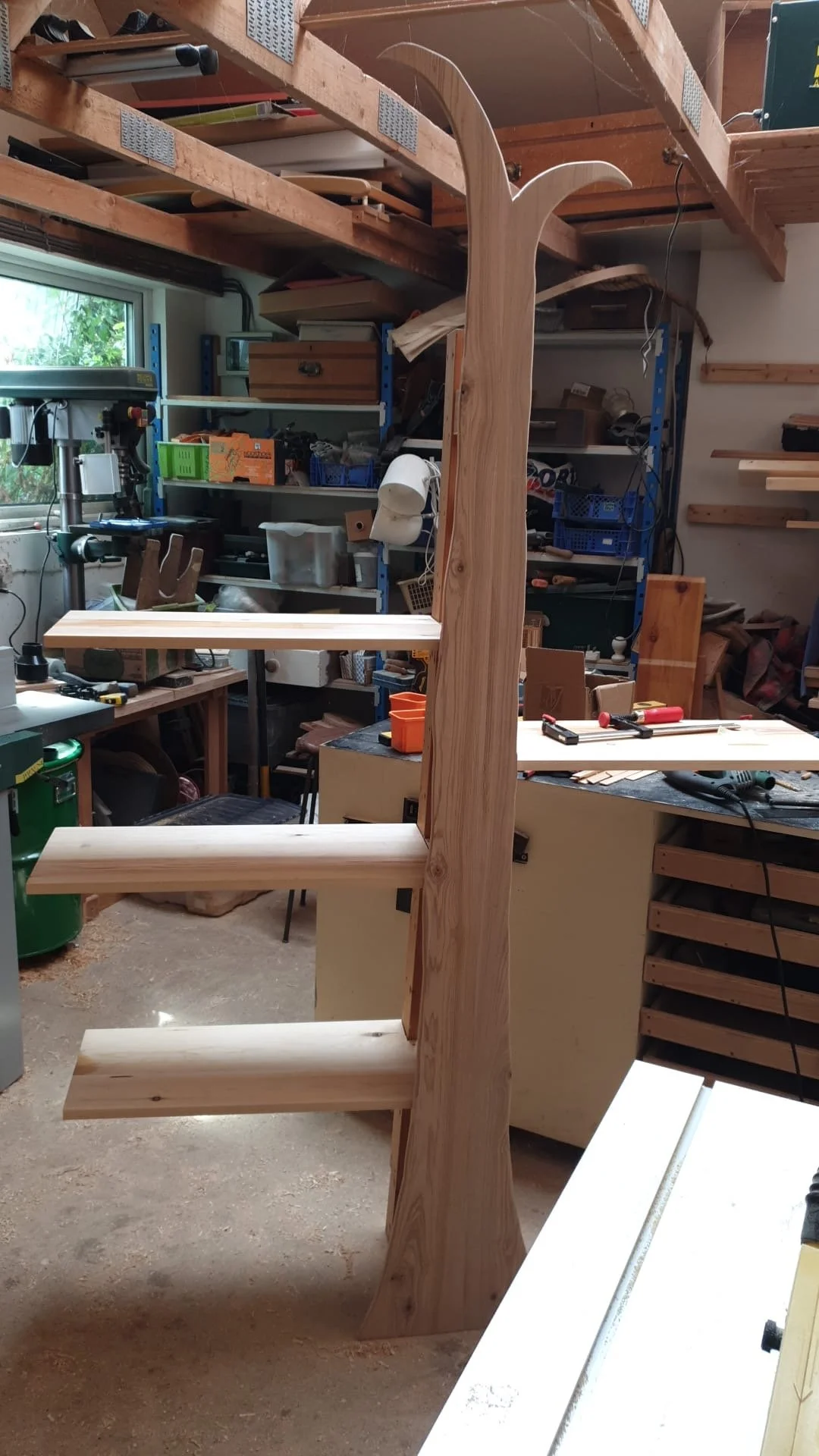 Tree bookcase 10.JPG