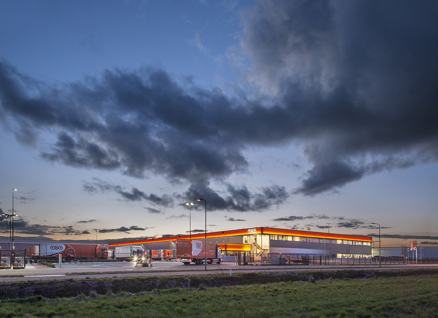 1559b, tnt express, TNT_Norbert_vanOnna_7508, website.jpg