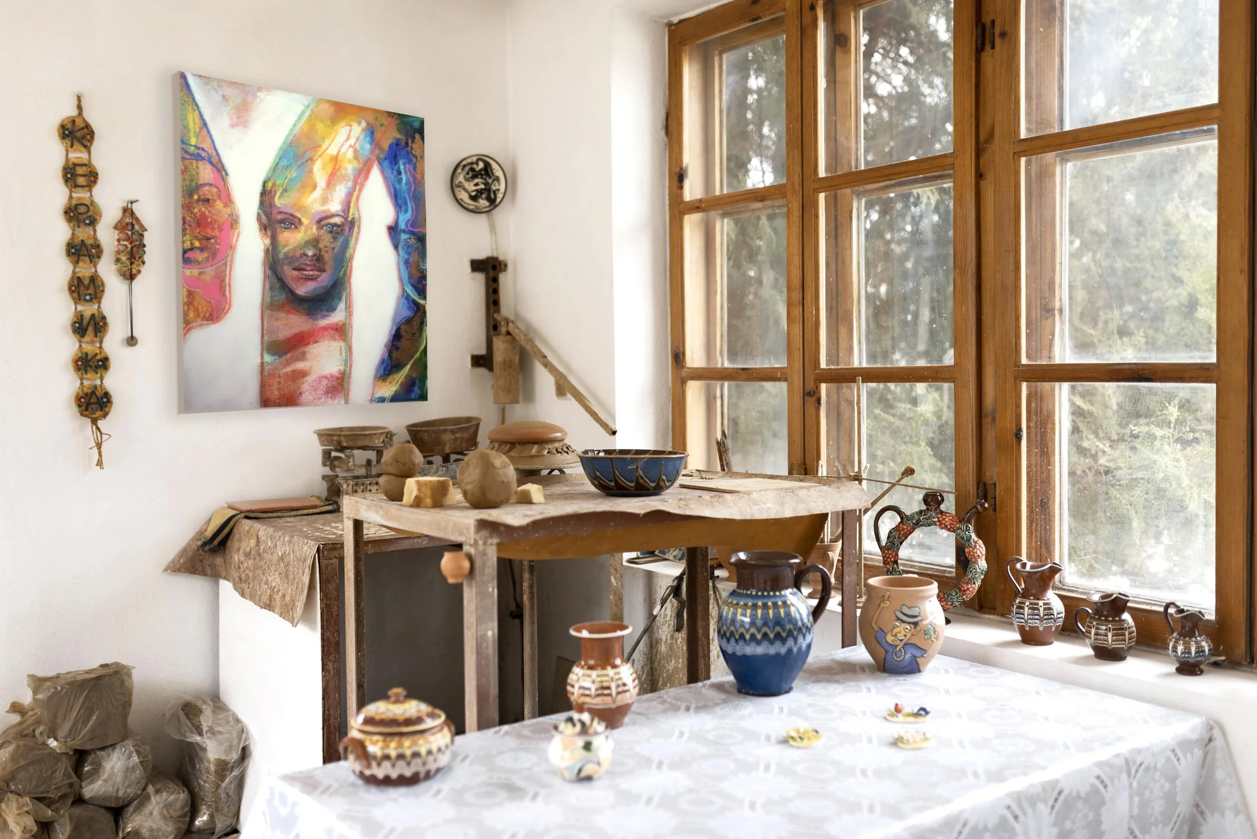 pottery-workplace-with-different-creations-table.jpg