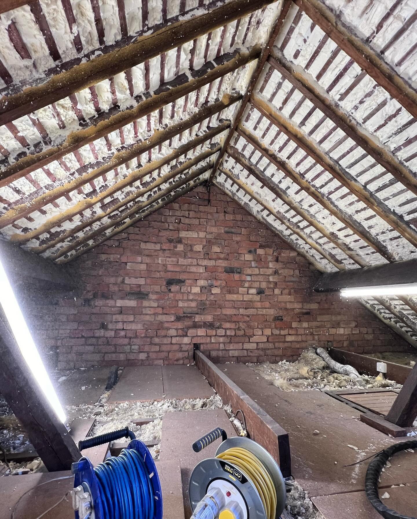 Closed cell spray foam insulation removal 

Job complete ✅

✉️ hello@iceblasters.co.uk 
📞 01604 266256
🚨 Nationwide coverage 
🌎 www.iceblasters.co.uk

#dryice #dryiceblasting #mobile #dryicecleaning #nationwide #service #home #homeproject #homeren
