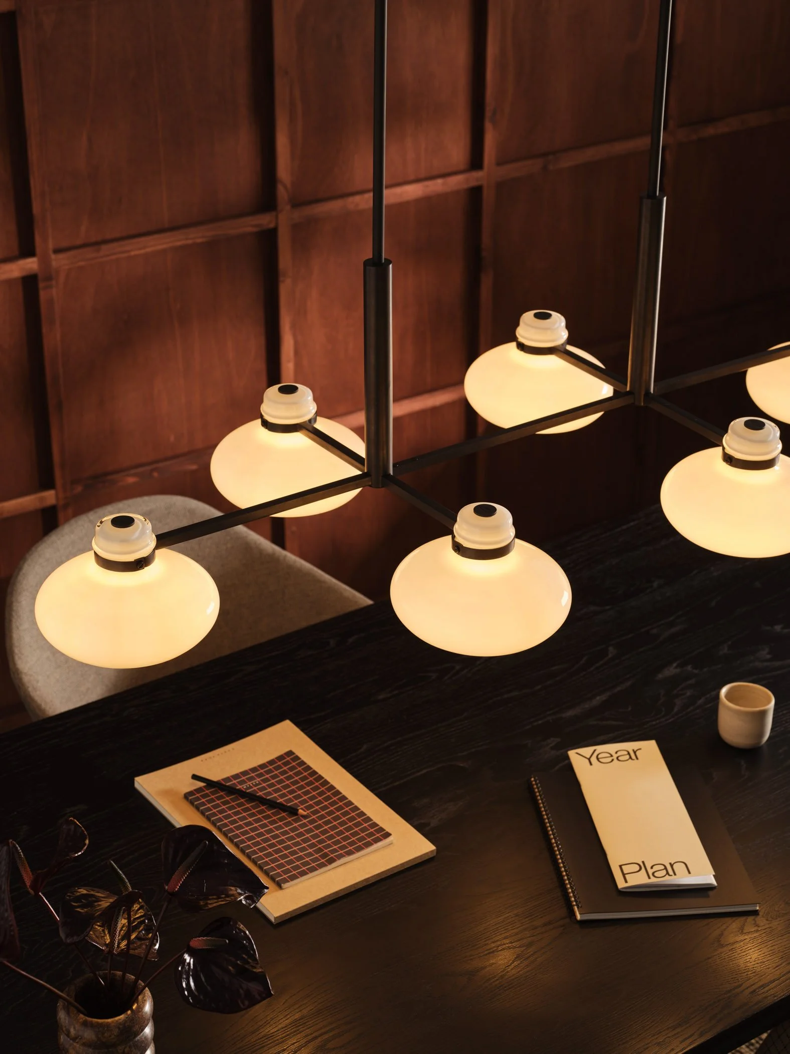 25.03.10_BTC_SHOT 3 - MANTLE 6 CHANDELIER_0585_Detail.jpg