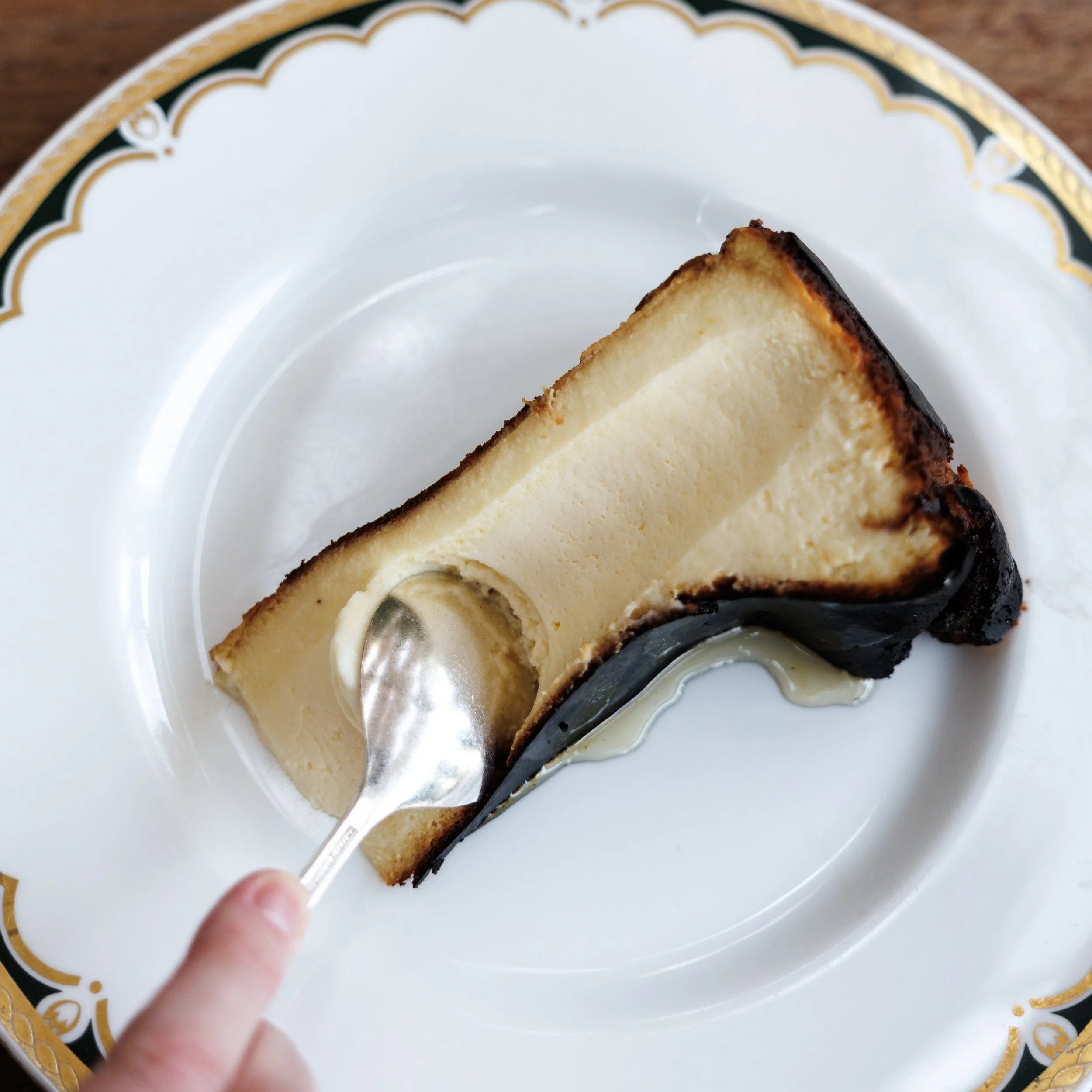 Burnt Cheesecake / signature caramelised cheesecake / AED 43