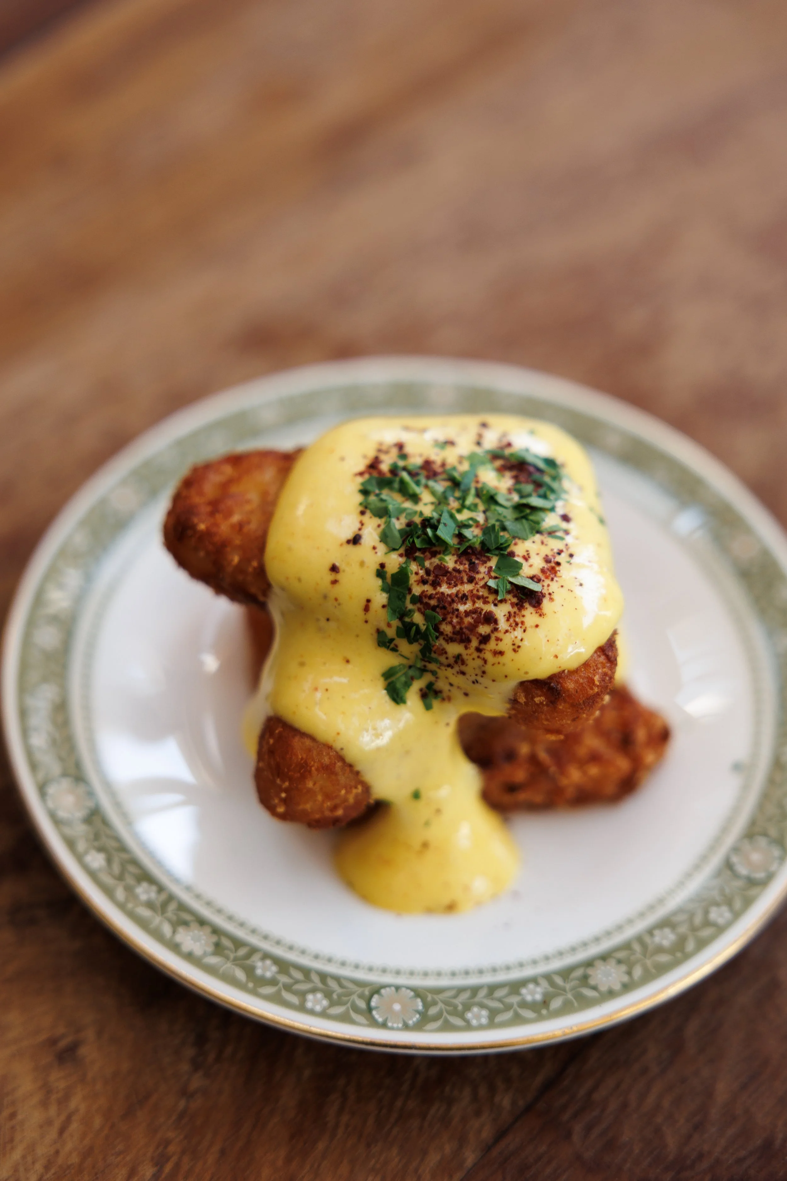 Crispy Hash Brown / saffron hollandaise / 24 AED