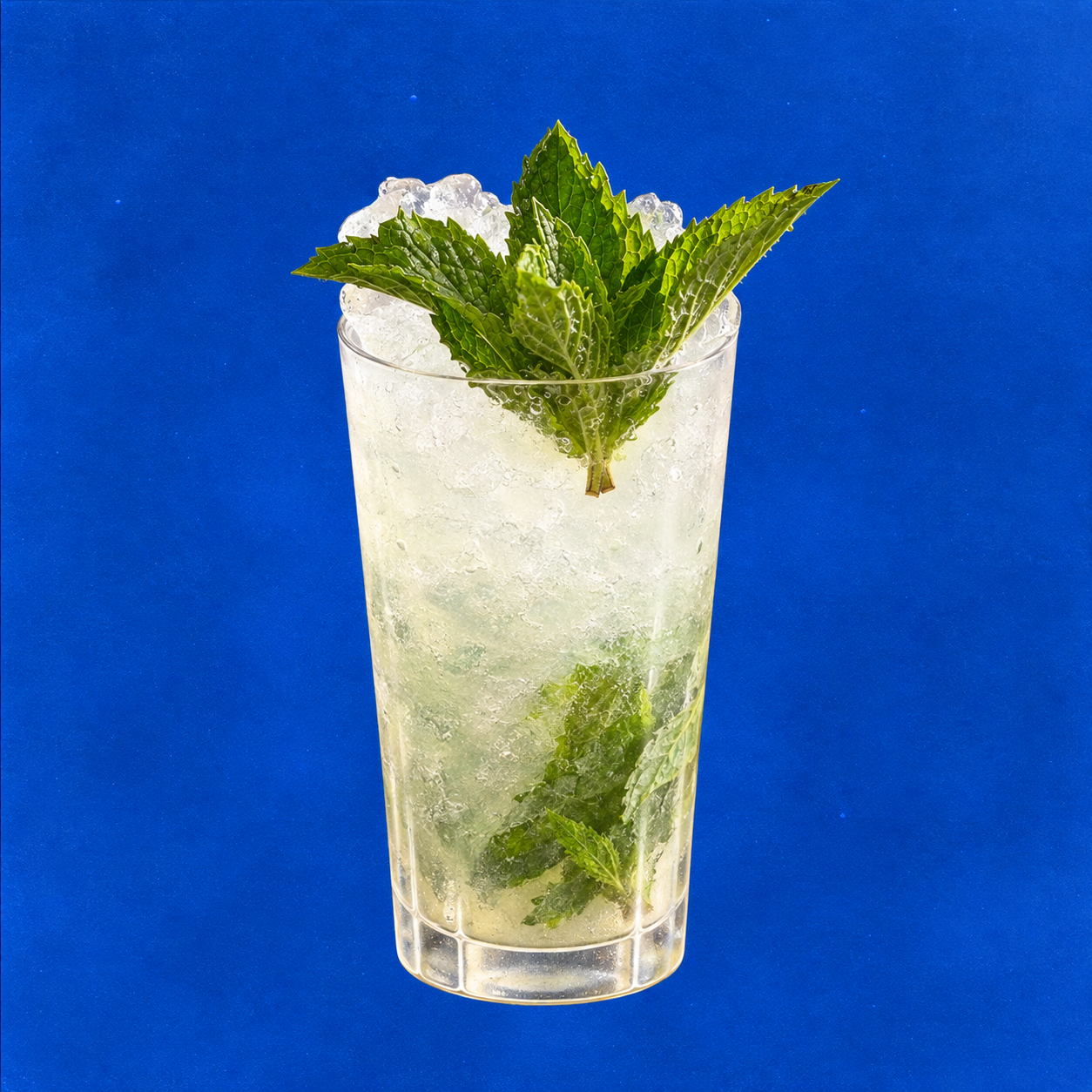 Classic Mojito / mint, lime, sugar, soda / 32 AED