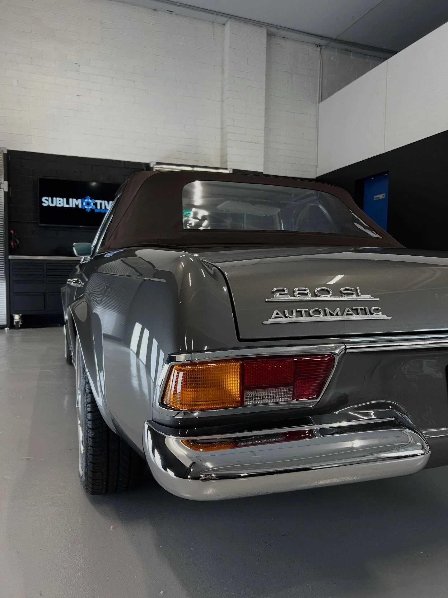 280 SL Pagoda Appreciation Post 😍

A little spruce up in the detail bay and a fresh set of rubber fitted!

And yes &ndash; the owner decided to go with the whitewalls again&hellip; we think it was the right choice!

━━━━━━━━━━━━━━━

Get in touch to 