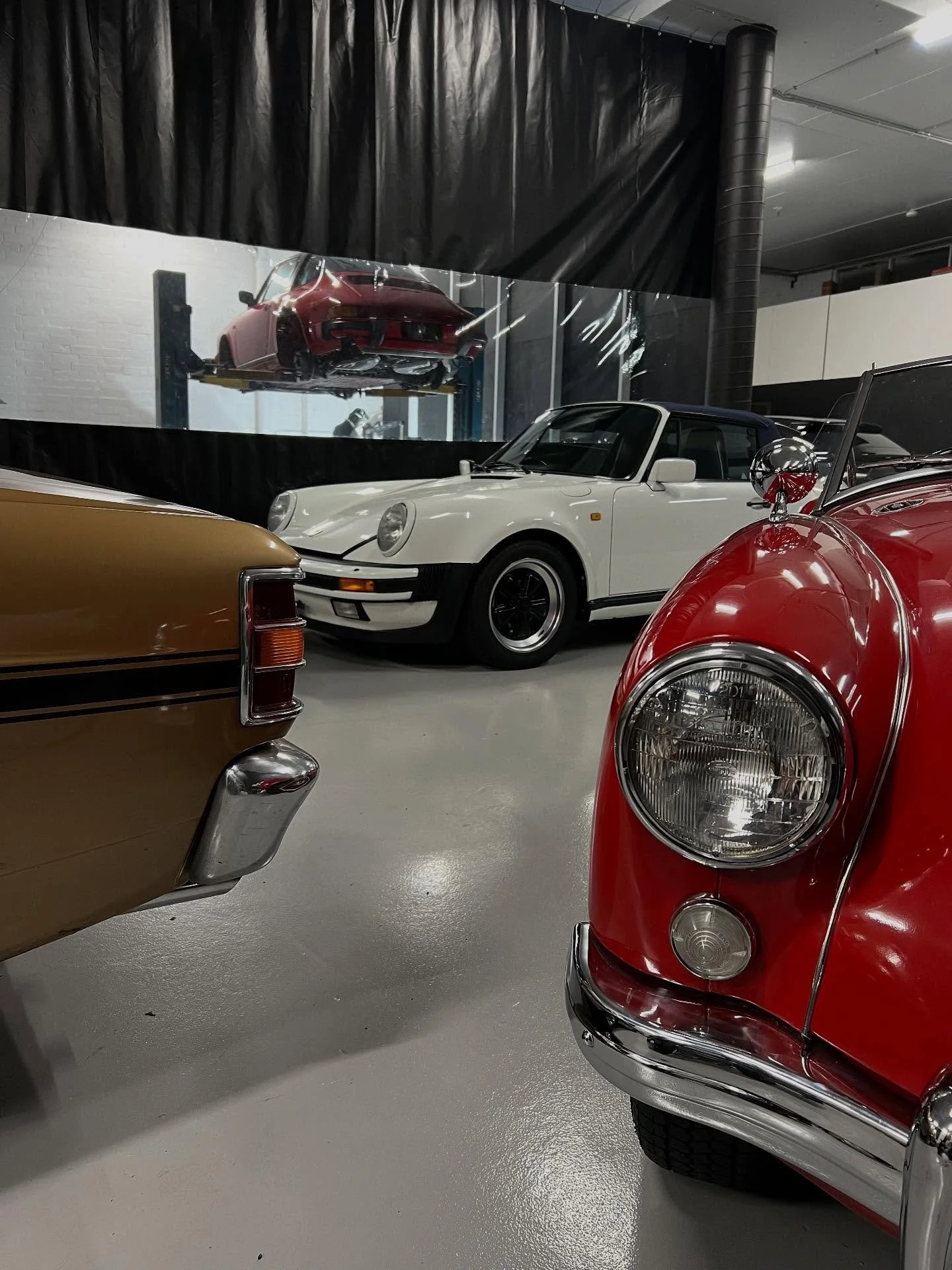 Today&rsquo;s Selection &amp; a Peek at What&rsquo;s Coming 👀

911s swapping places&hellip; and a little teaser of our next special project!

Can you guess what it is?

━━━━━━━━━━━━━━━

Get in touch to find out more about our dry ice detailing and p