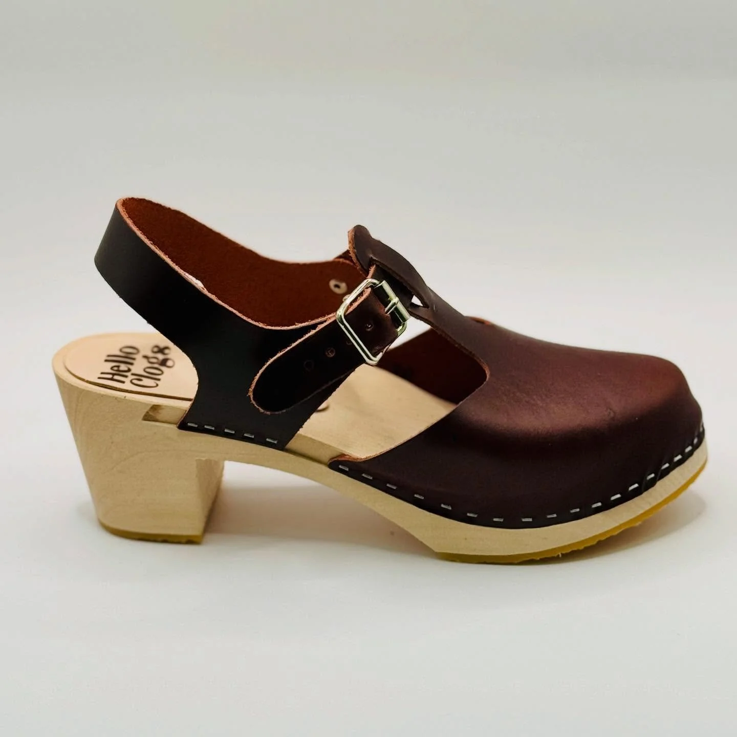 Fresh out of the studio and into the shop.
Ready to be worn on repeat. 😍

The Dahlia in chocolate 👯&zwj;♀️ 
Size 38