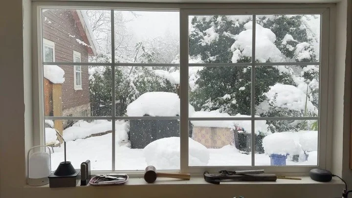 Snowy studio day ❄️❄️💙