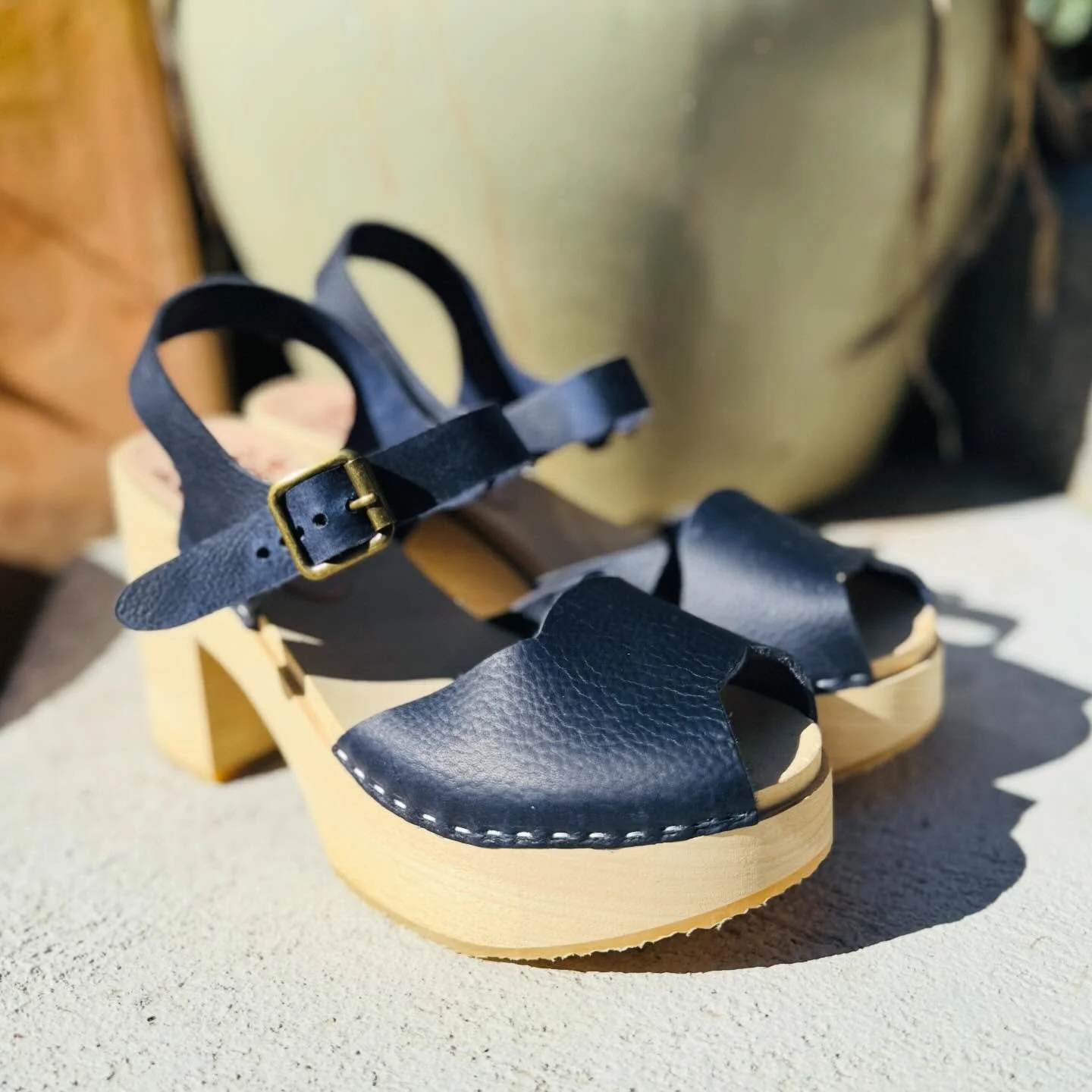 The Zinnia in Navy 💙

An elevated slingback with a sky-high heel and peep toe&mdash;dressy, bold, and still easy to wear. 💋