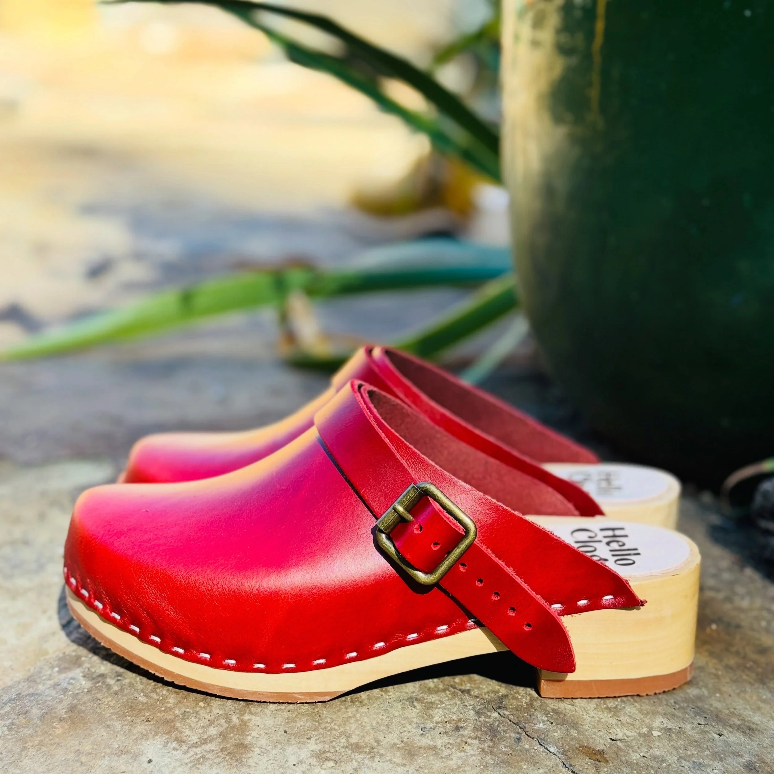 Fresh off the workbench! ❤️

Lots of new clogs in the works! I&rsquo;ll be adding some fresh pairs to the website in the next day or so. Stay tuned!

helloclogs.com

#HelloClogs #HandmadeClogs #SlowFashion