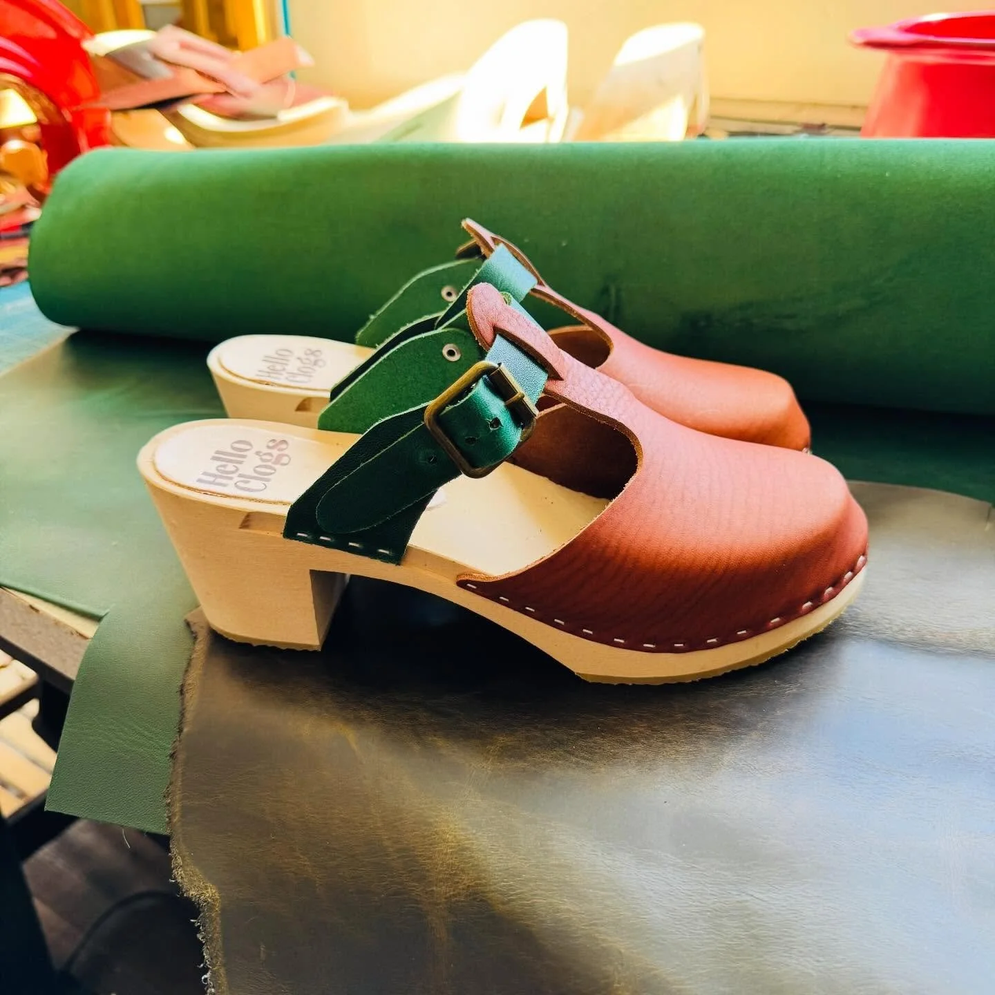 These little Dahlia slip-ons just landed at @kitkitdizzi 🤎💚 I love this color combo, and they&rsquo;re so easy to throw on and go. If you&rsquo;ve been wanting a pair, now&rsquo;s your chance.