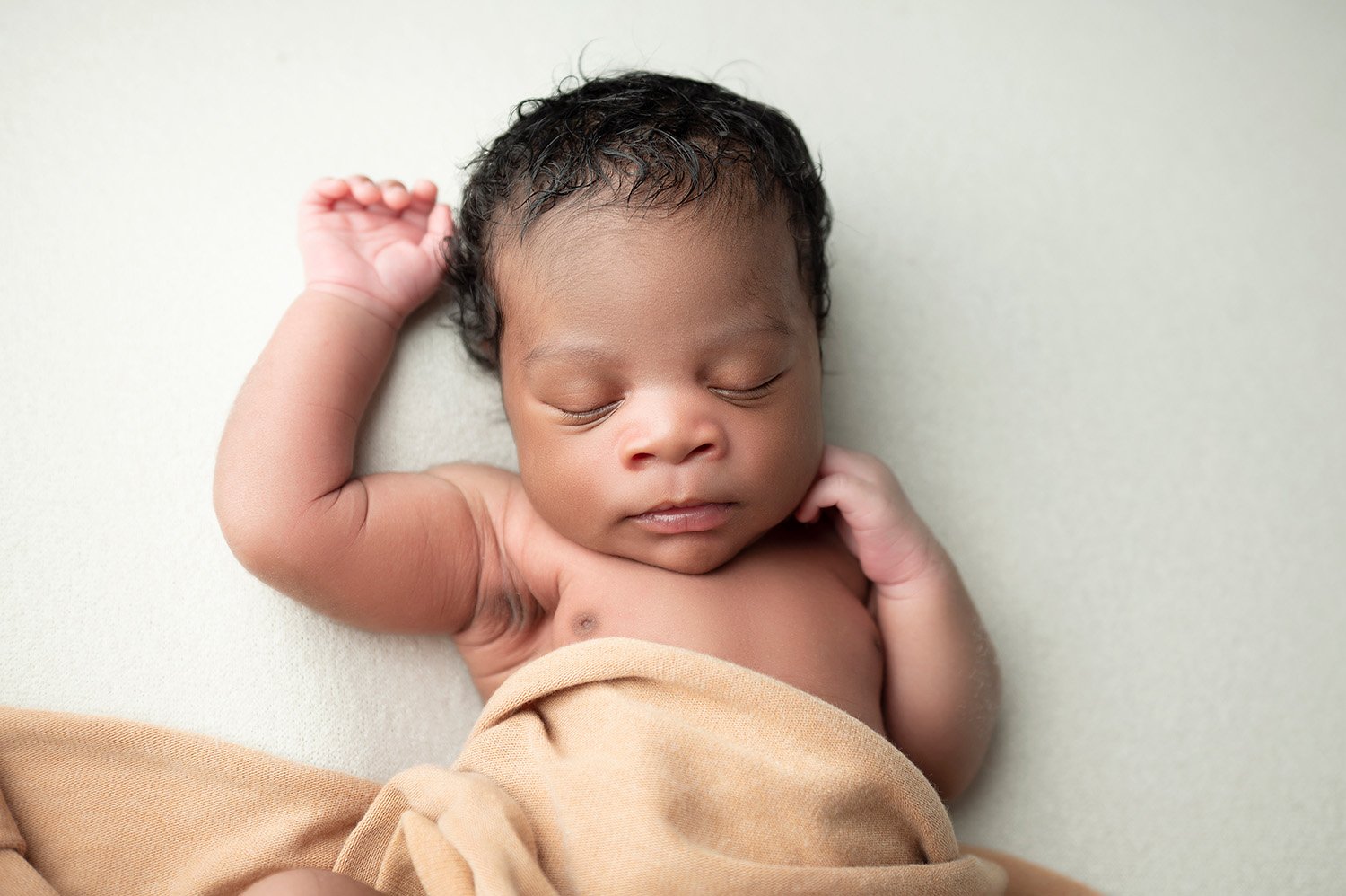 relaxed newborn image