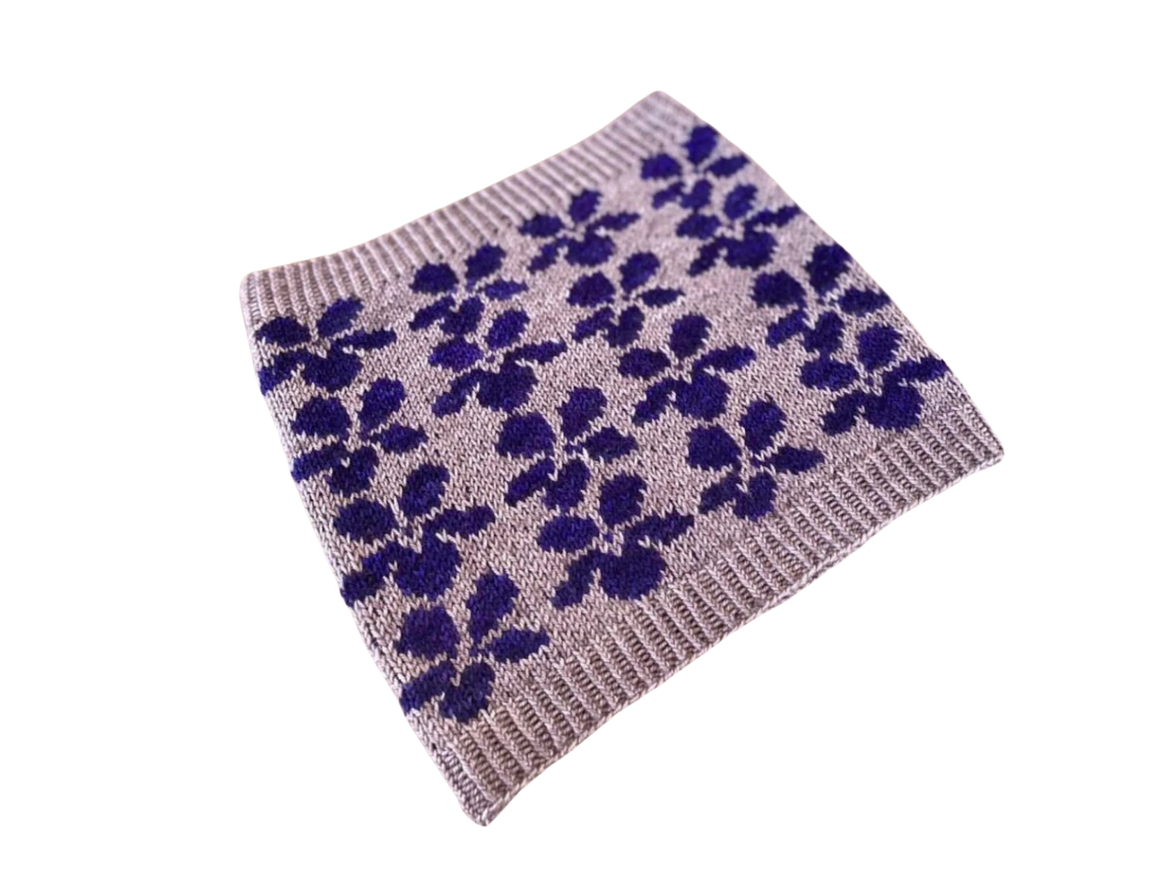 Whispering Violets Cowl by Beatrice Olsson