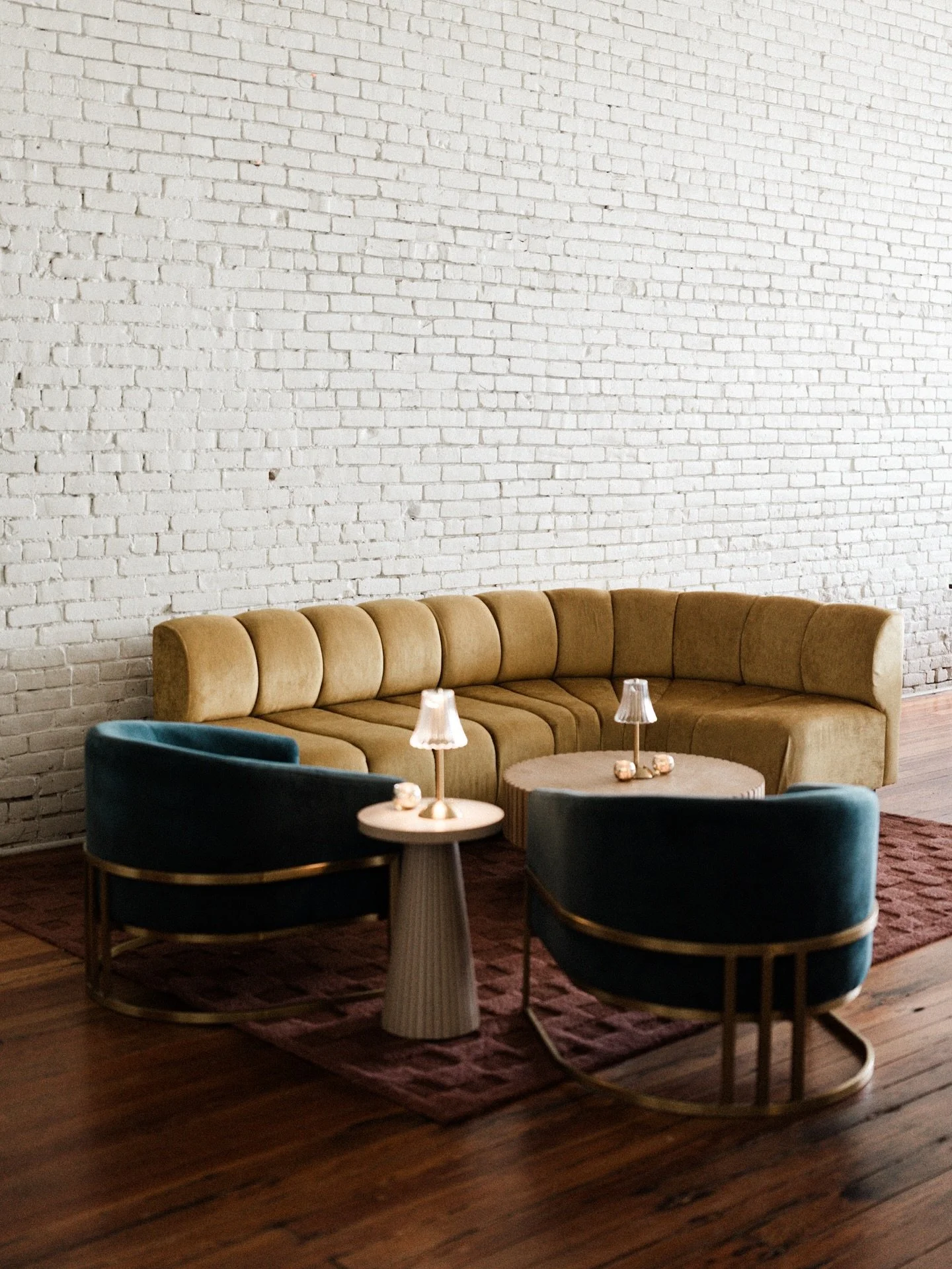 Lounges that feel like they&rsquo;ve always belonged here.

planner/designer @myluminaevents
florist @mtnlaural_floral
photographer @haleyfolkman.photo
cake/desserts @meringueme.tx
stationary @eventivedesigns.atx
rentals @brighteventrentals
specialty