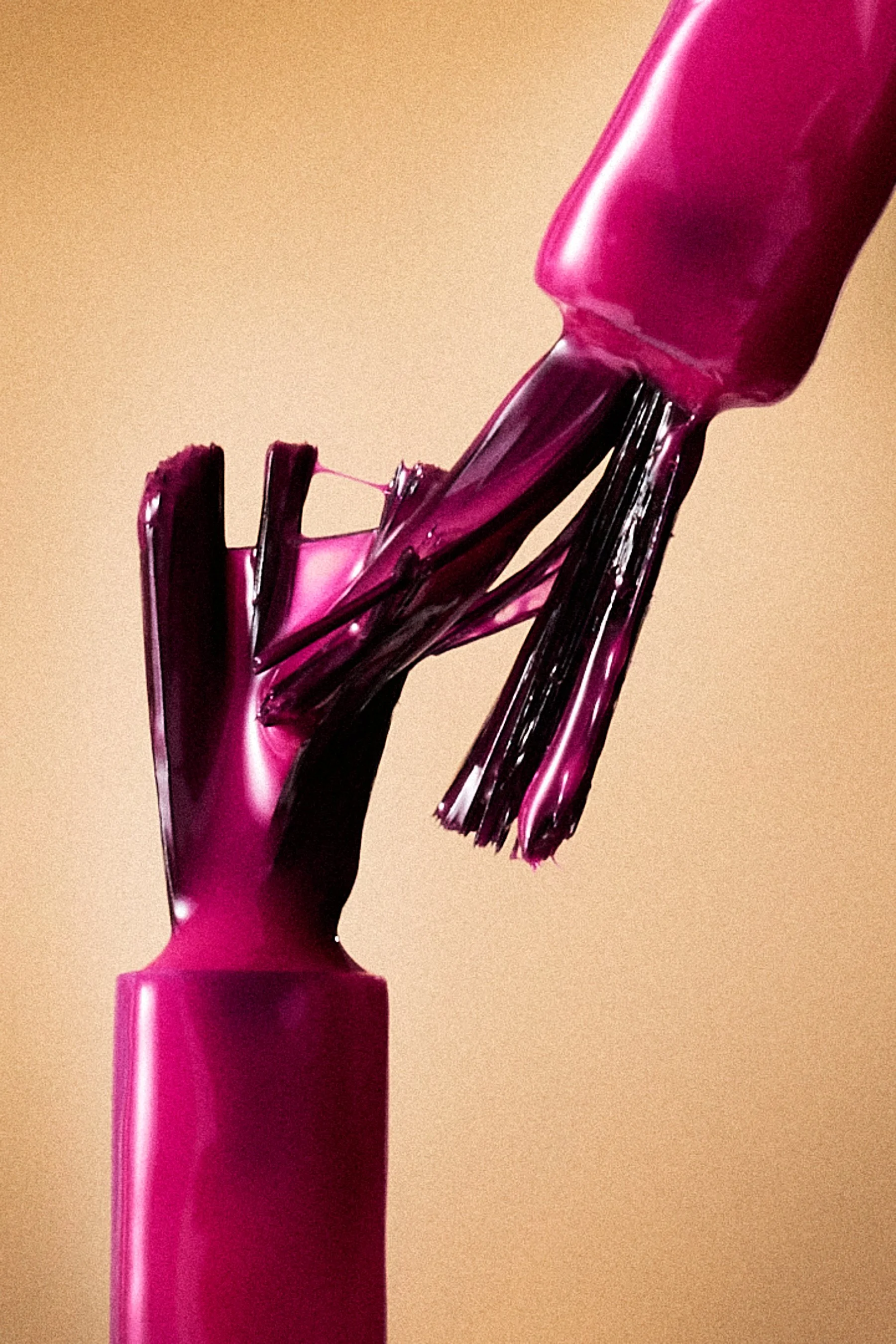 Nail_Polish_Brush_StephaniePrice_Mariailona_01.jpg