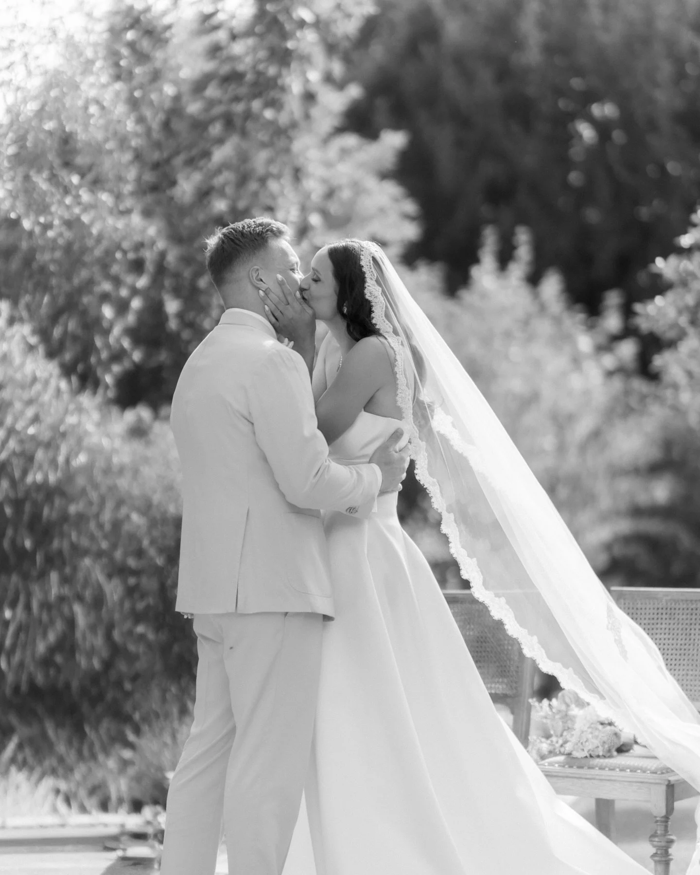 It&rsquo;s all about those moments on your wedding day - your love, your favorite humans, laughers, dances, hugs and so much more. ✨

Enjoyed the engery of S &amp; S &lsquo;s wedding so freaking much. Even though I was capturing their day with high f