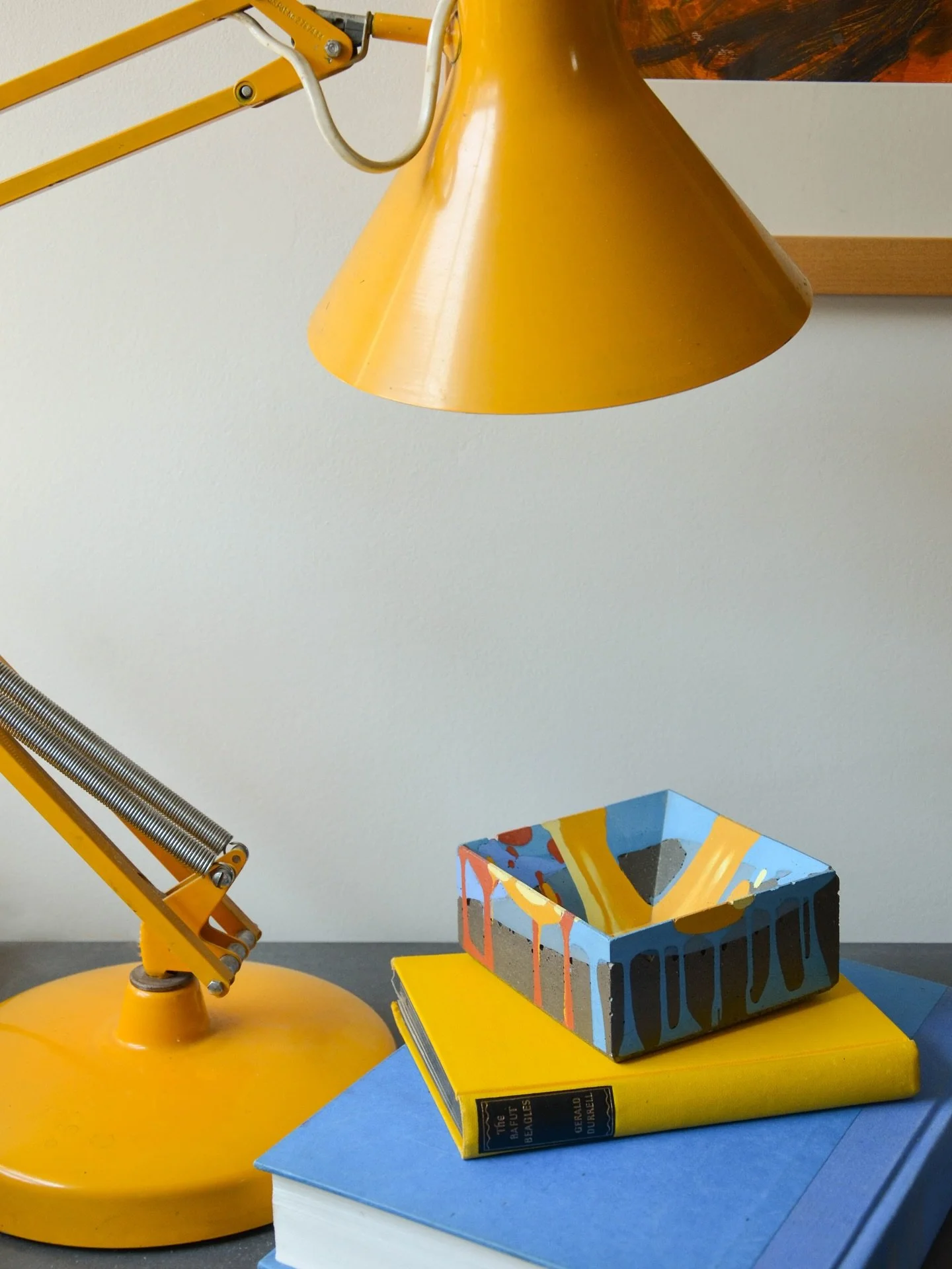 VESSEL 2200

One-of-a-kind Vessel 2200 style with unique pigmentation.

DM for commissions and enquiries.
📷 @ollieberry
.
.
.
.
.
#leighcameron #concrete #design #art #designer #interior #modern #decor